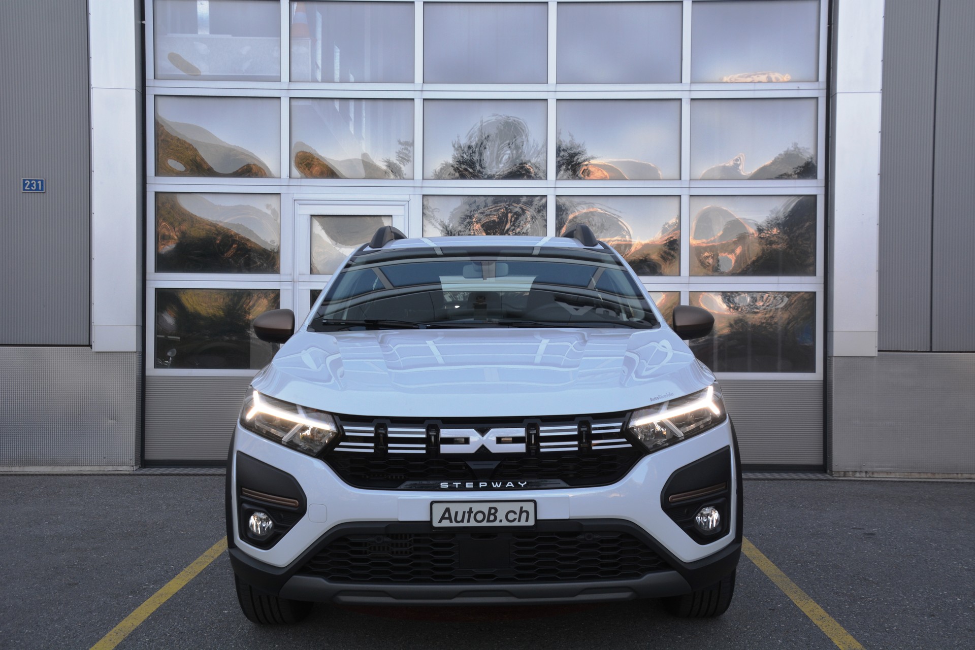 DACIA Sandero Stepway TCe 90 Extreme CVT-image-2