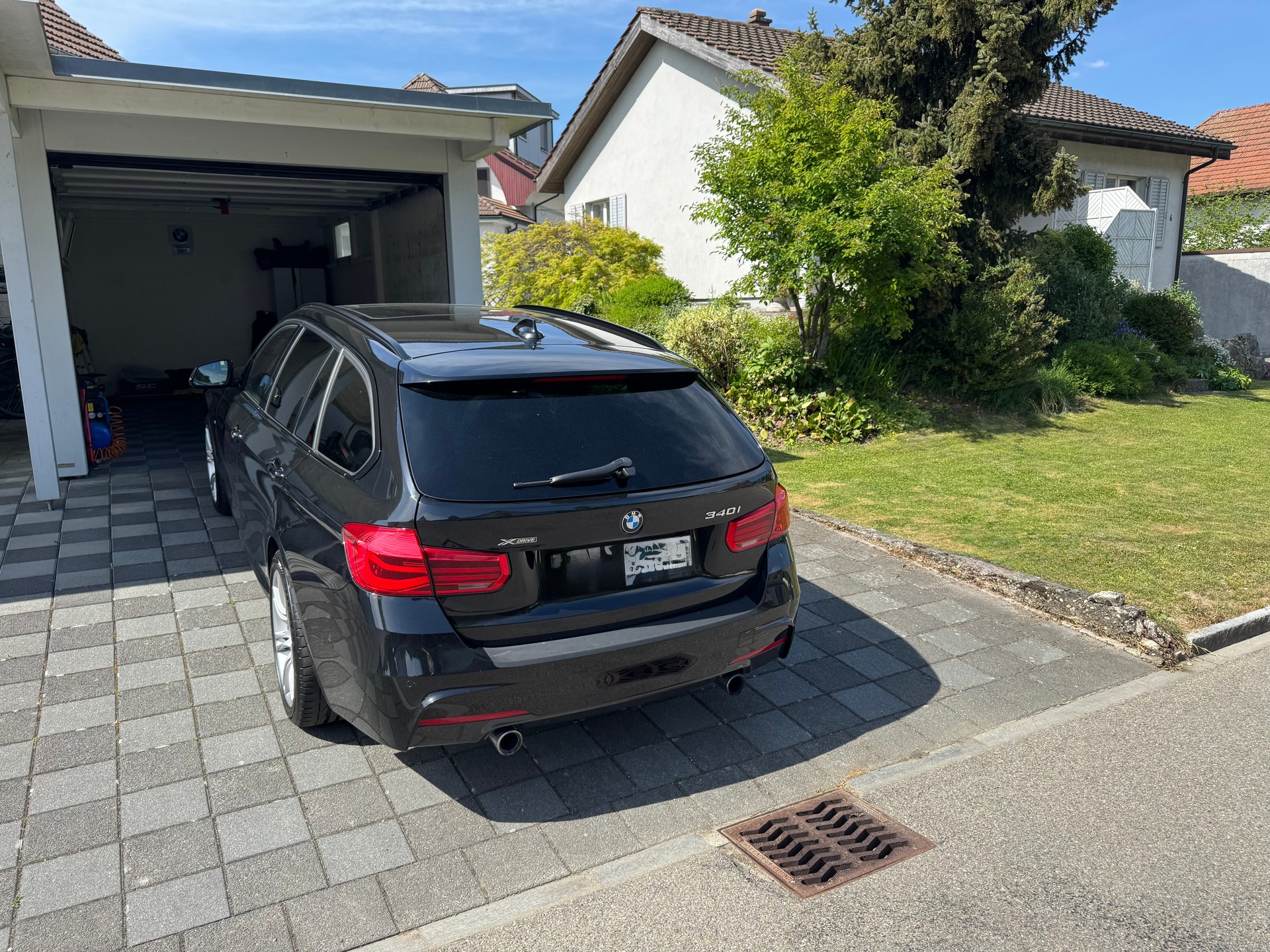 BMW 340i xDrive-image-3