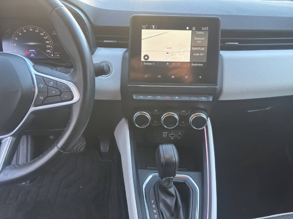 RENAULT Clio 1.0 TCe techno CVT-image-9