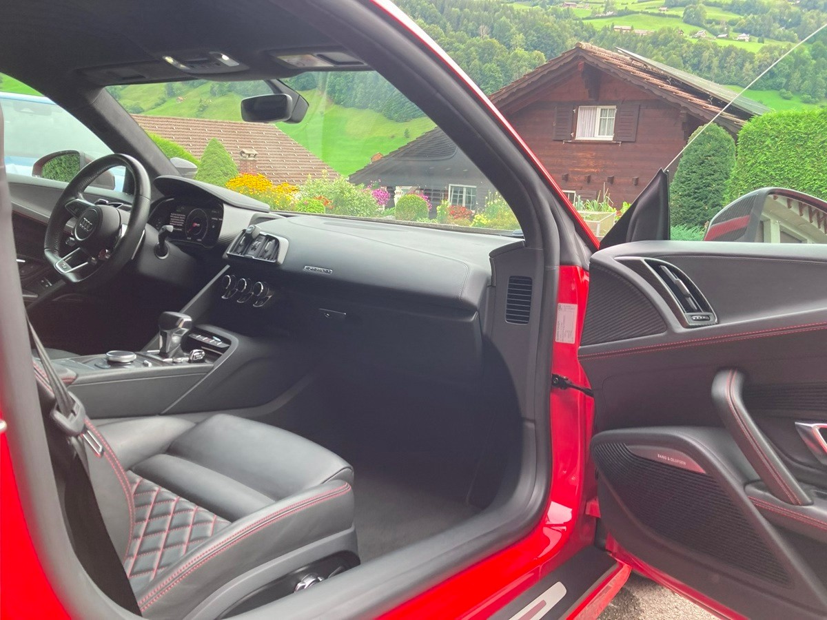AUDI 5.2 FSI V10 plus quattro S-Tronic-image-6