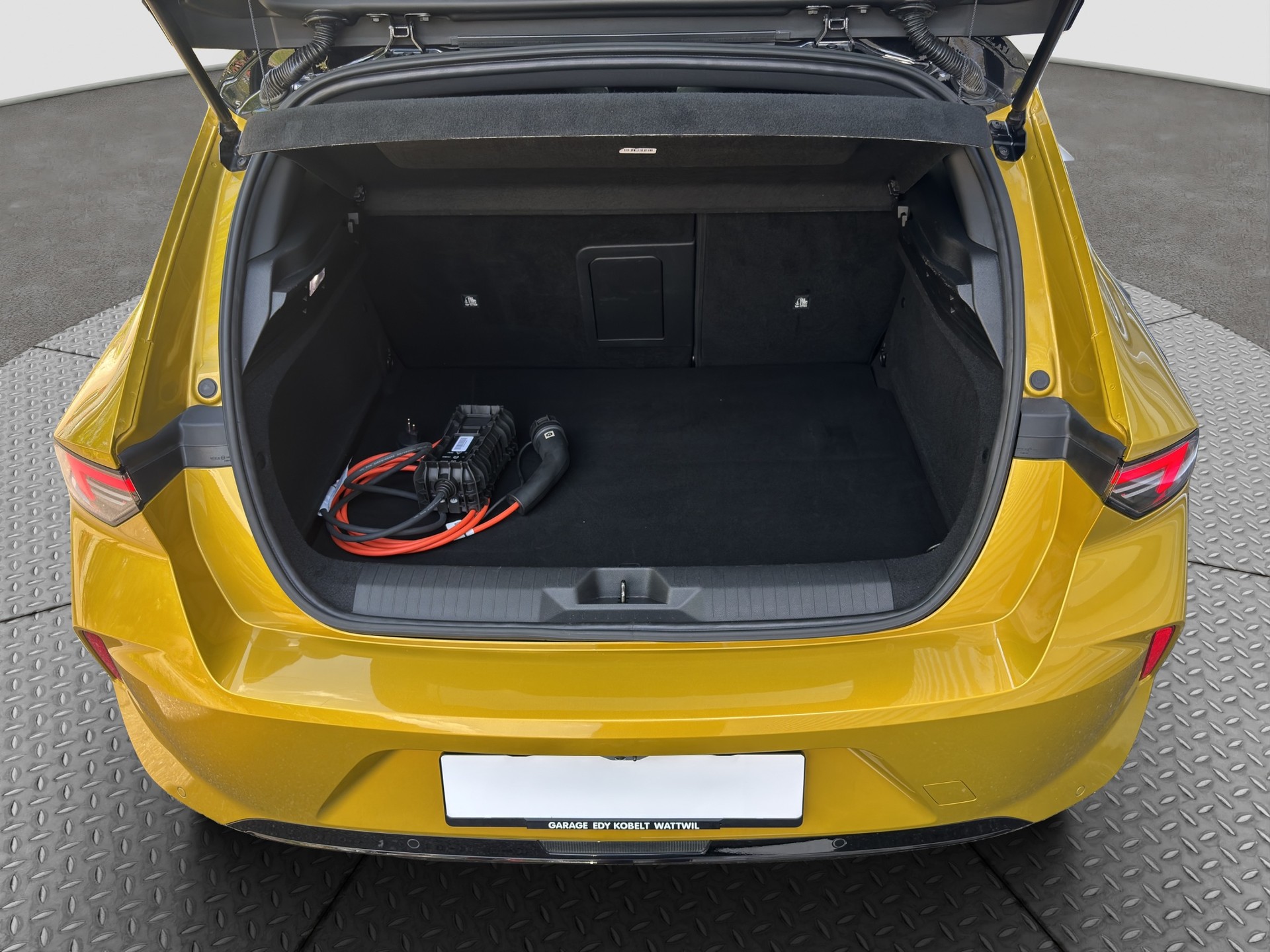 OPEL Astra 1.6 PHEV Turbo Swiss Plus A-image-19