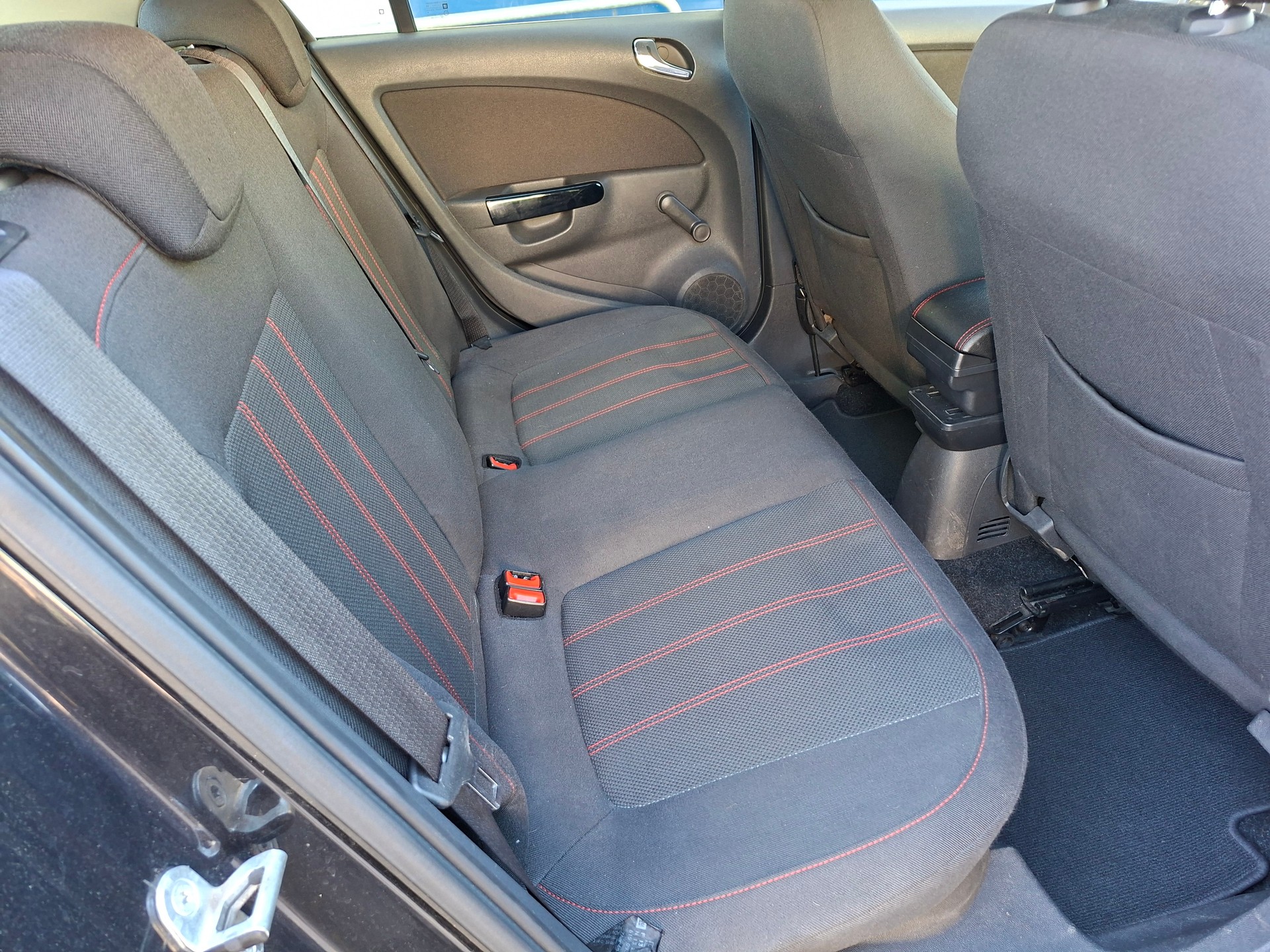 OPEL Corsa 1.6 Turbo Sport GSi-image-10