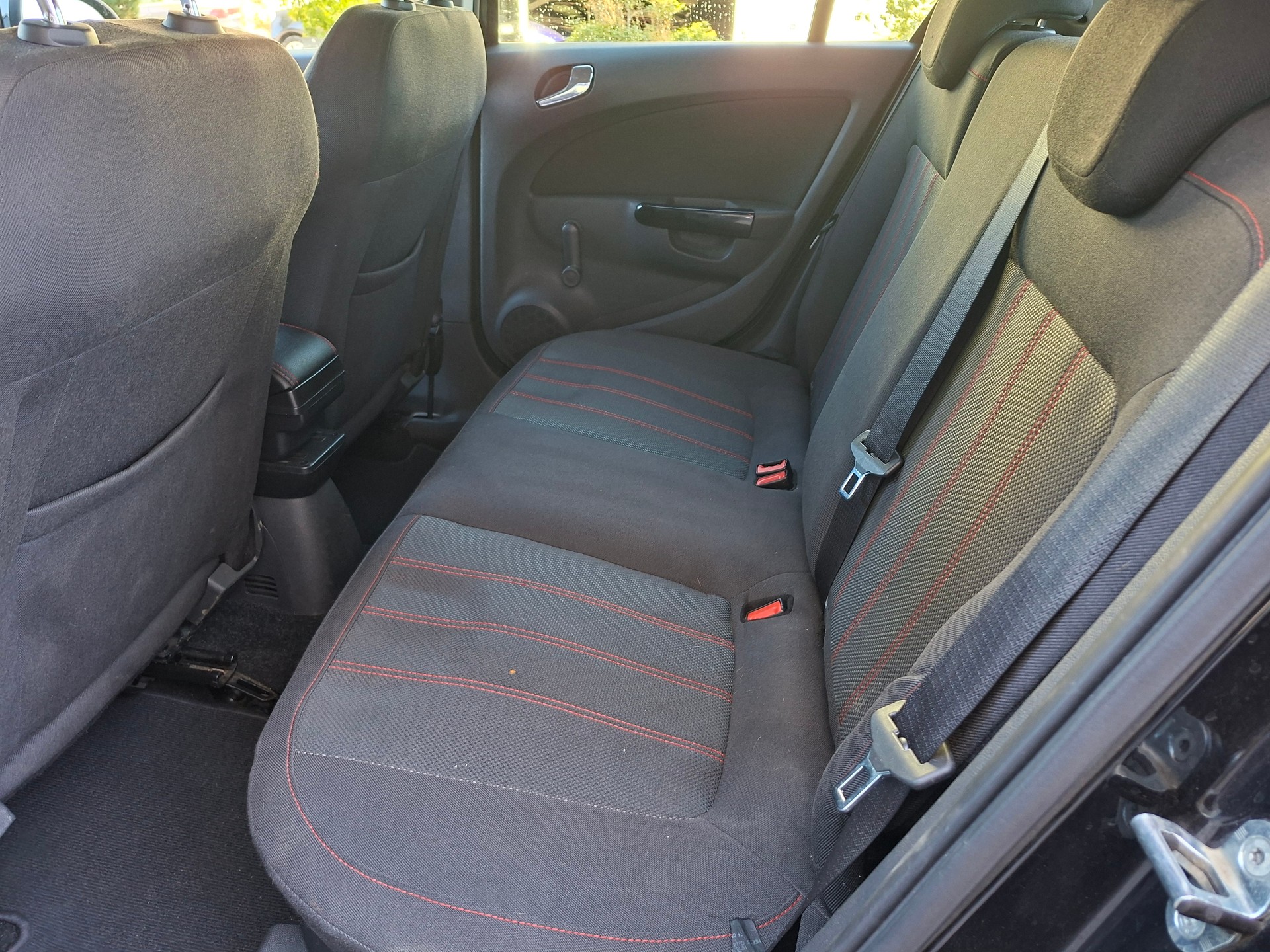 OPEL Corsa 1.6 Turbo Sport GSi-image-9