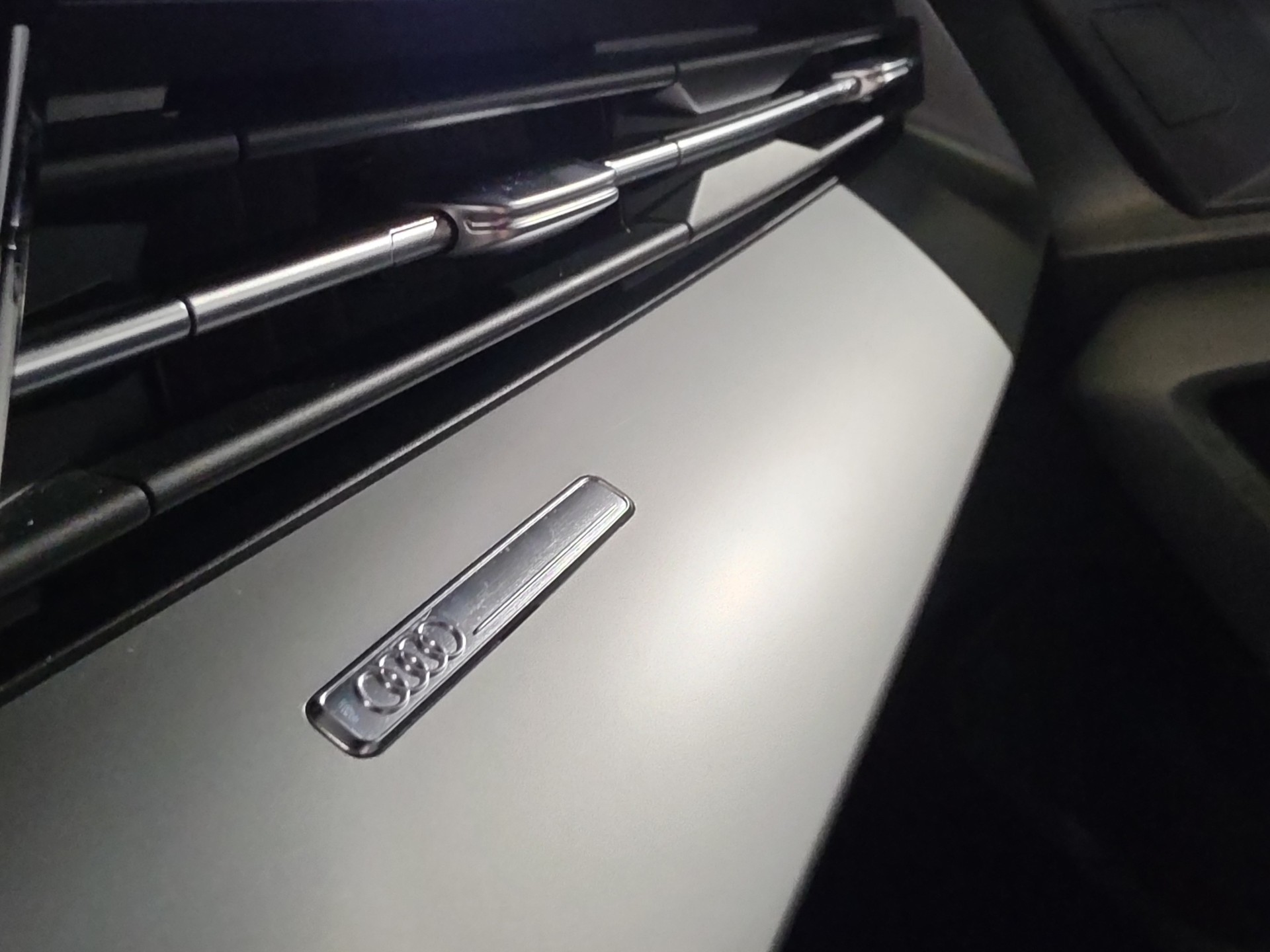 AUDI A3 Sportback 35 TFSI Attraction S-tronic-image-17