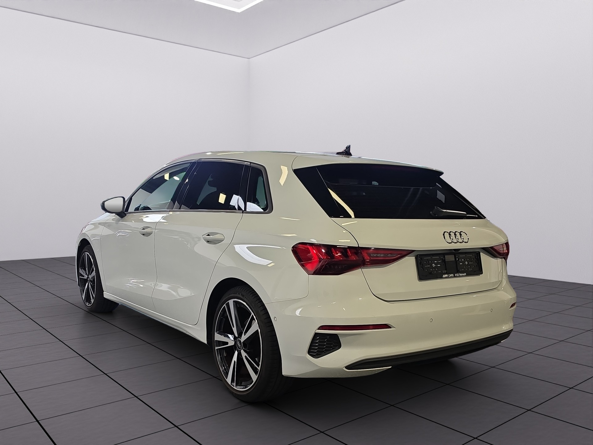 AUDI A3 Sportback 35 TFSI Attraction S-tronic-showroom-element-2