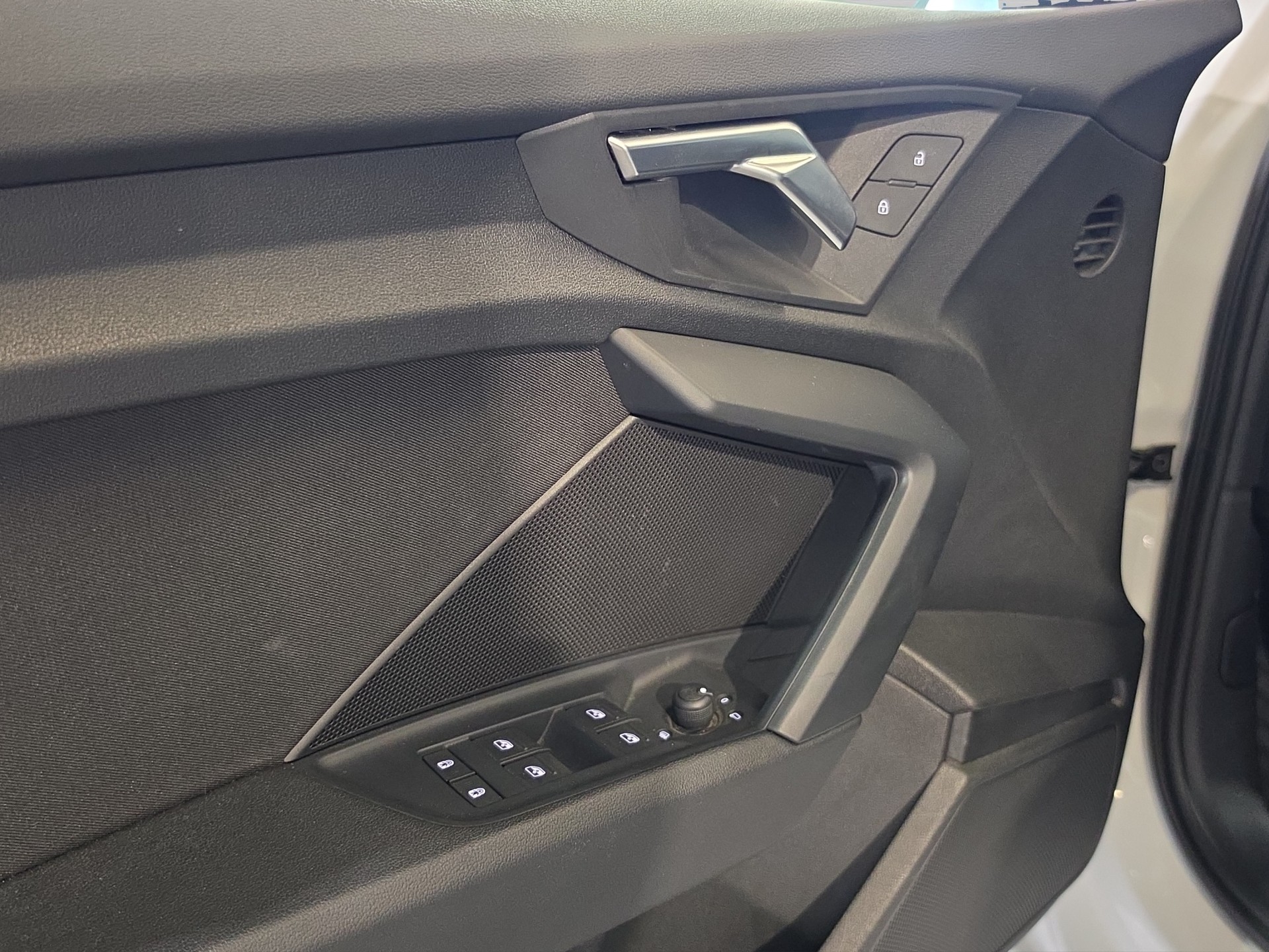 AUDI A3 Sportback 35 TFSI Attraction S-tronic-image-15
