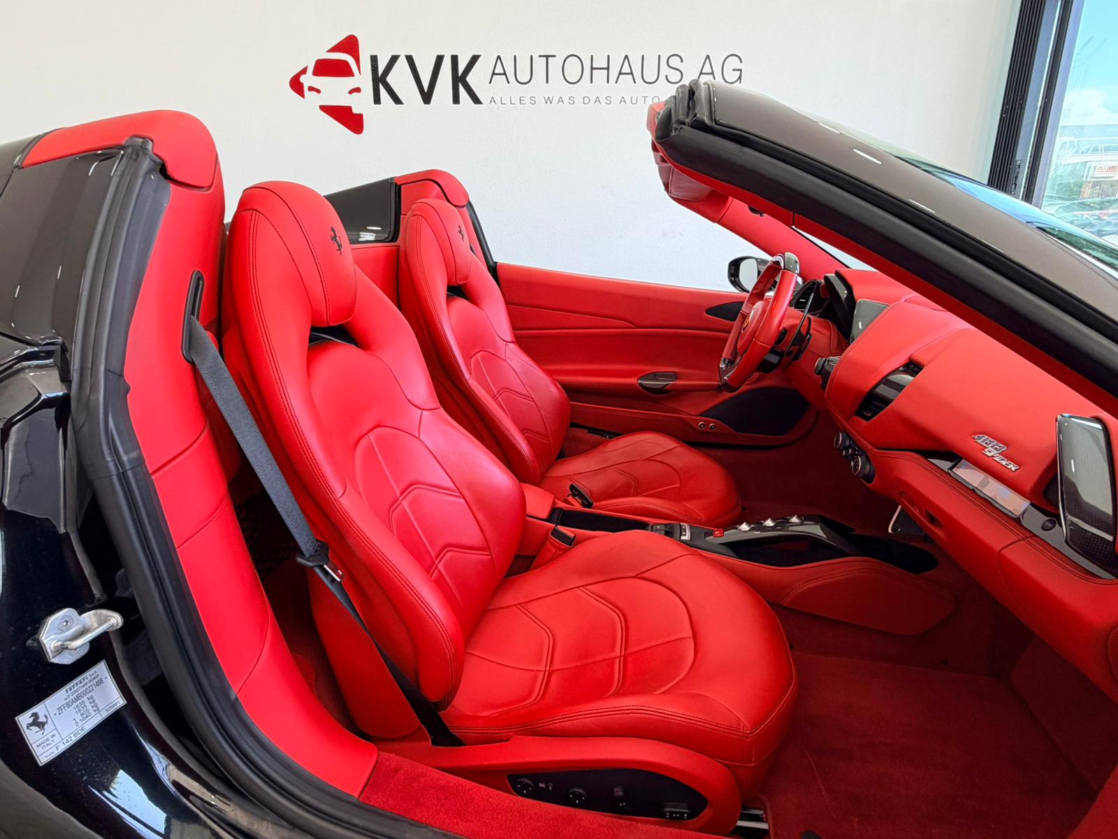 FERRARI 488 Spider 3.9 V8 * Novitec* Carbon-Paket*-image-13