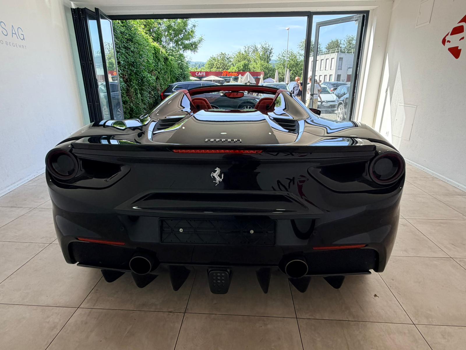 FERRARI 488 Spider 3.9 V8 * Novitec* Carbon-Paket*-image-8