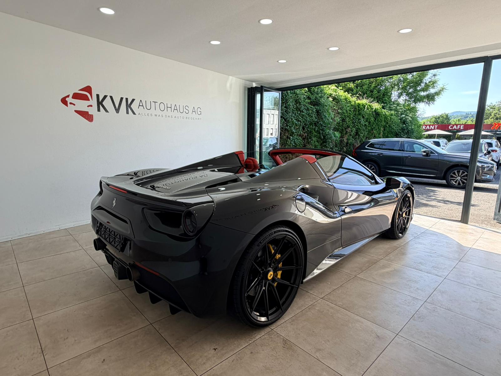 FERRARI 488 Spider 3.9 V8 * Novitec* Carbon-Paket*-image-6