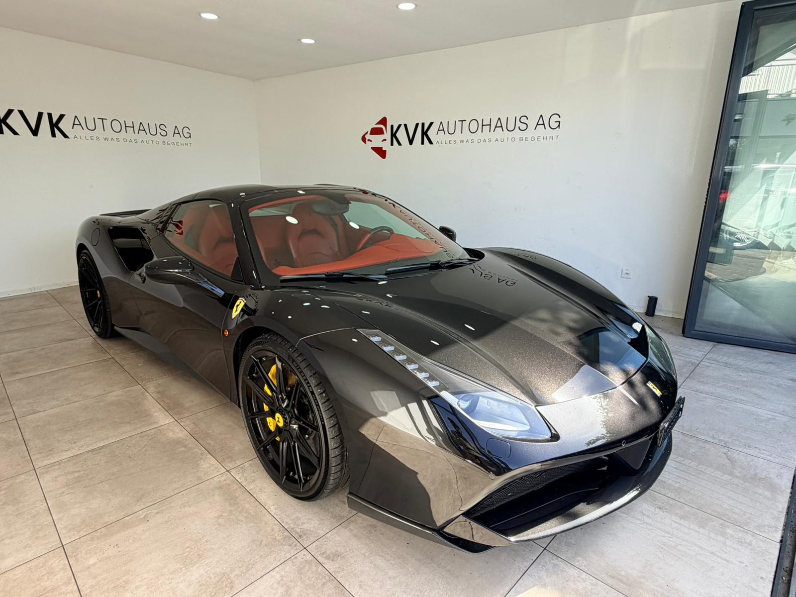 FERRARI 488 Spider 3.9 V8 * Novitec* Carbon-Paket*-image-5