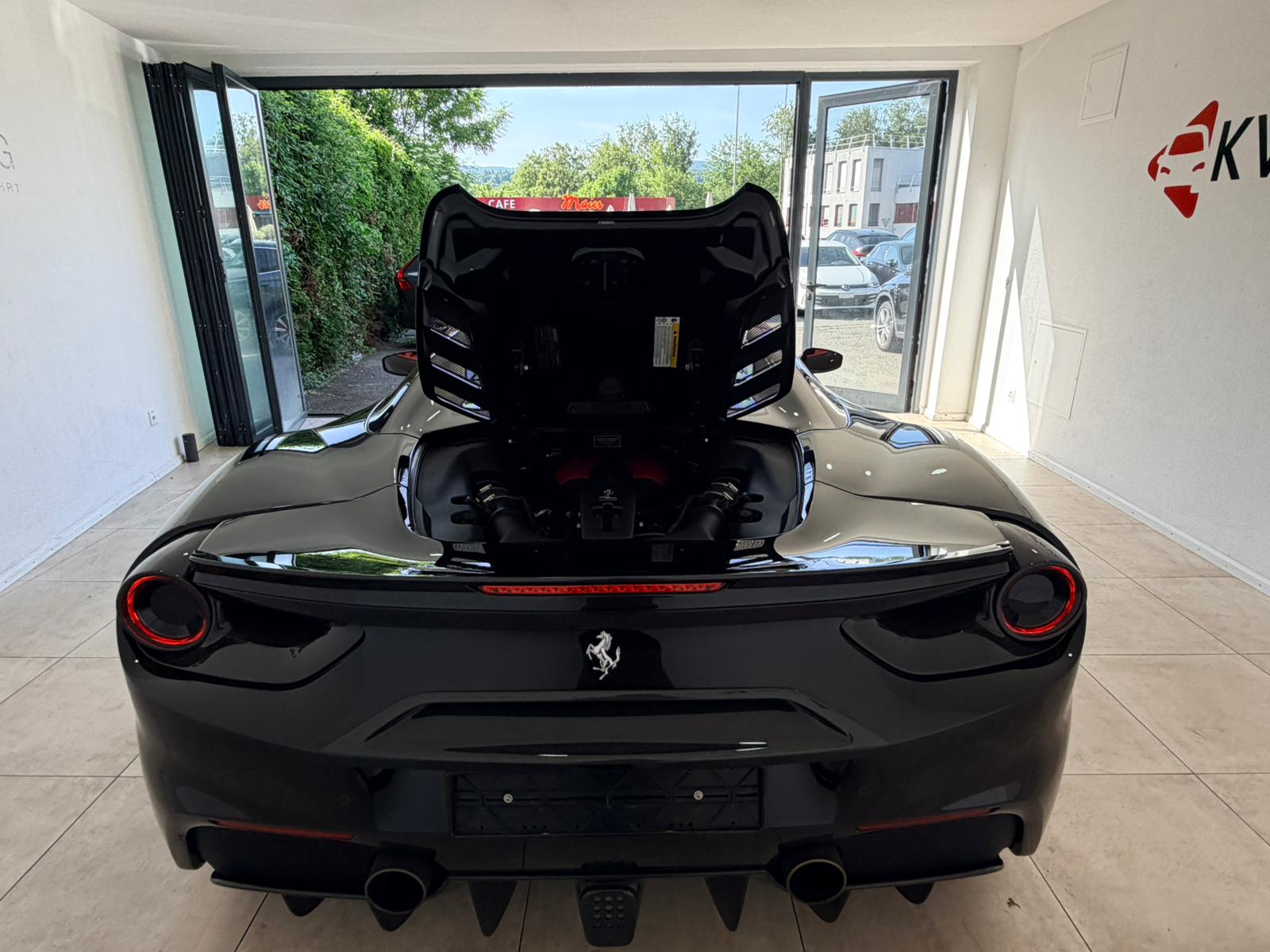 FERRARI 488 Spider 3.9 V8 * Novitec* Carbon-Paket*-image-19