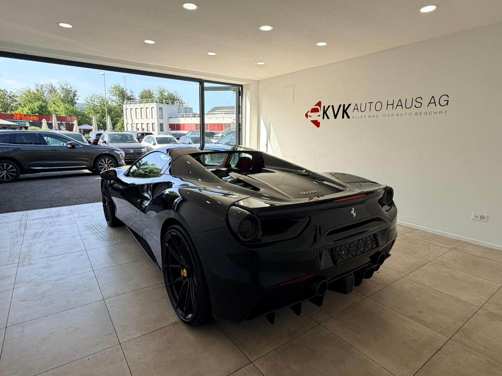 FERRARI 488 Spider 3.9 V8 * Novitec* Carbon-Paket*-image-10