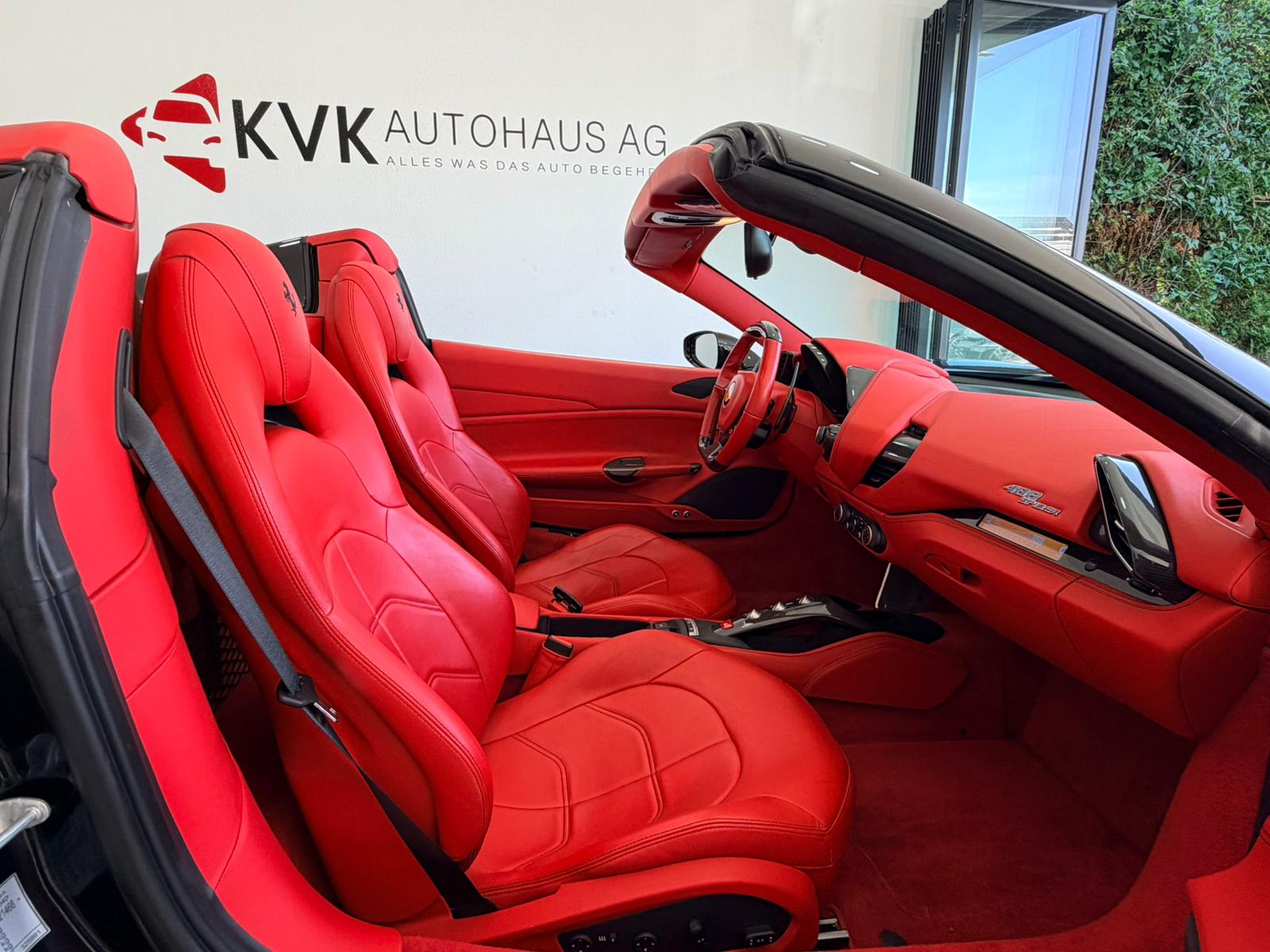FERRARI 488 Spider 3.9 V8 * Novitec* Carbon-Paket*-image-12