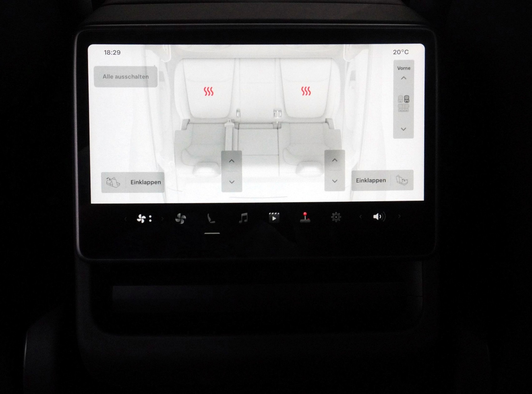 TESLA Model Y Premium AWD-image-24
