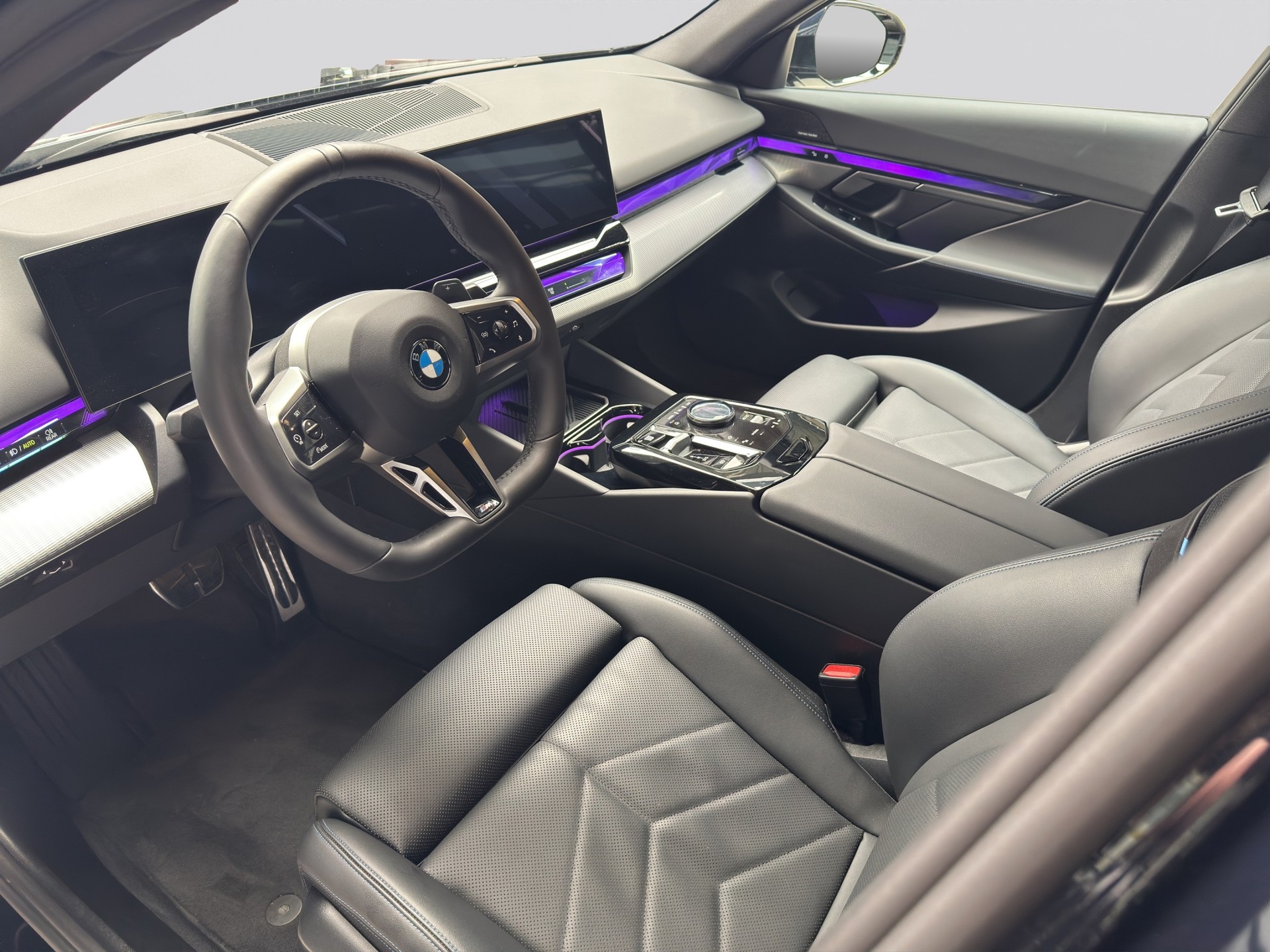 BMW 520i M Sport Steptronic-image-5