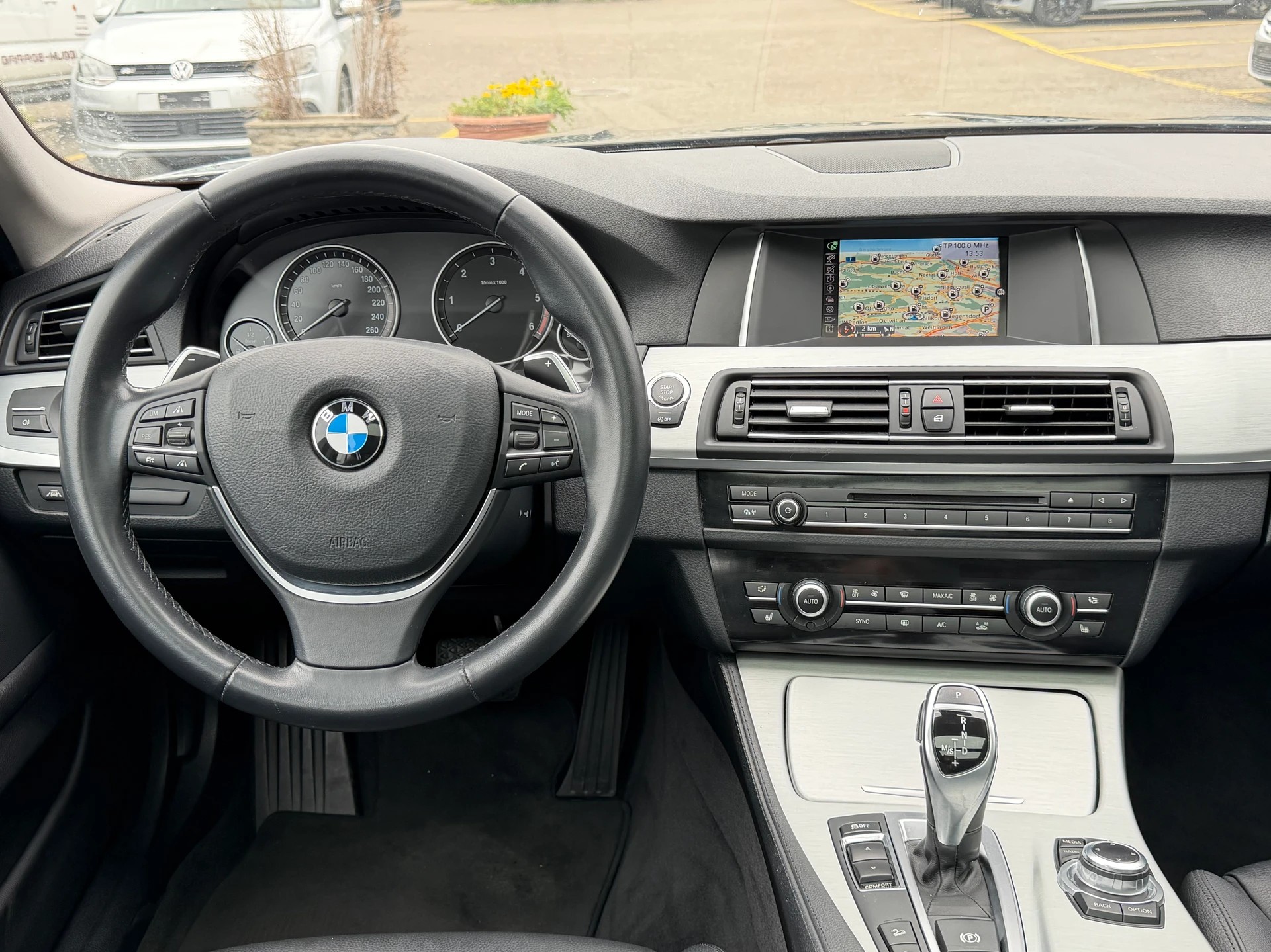 BMW 530d Touring xDrive Steptronic-image-8