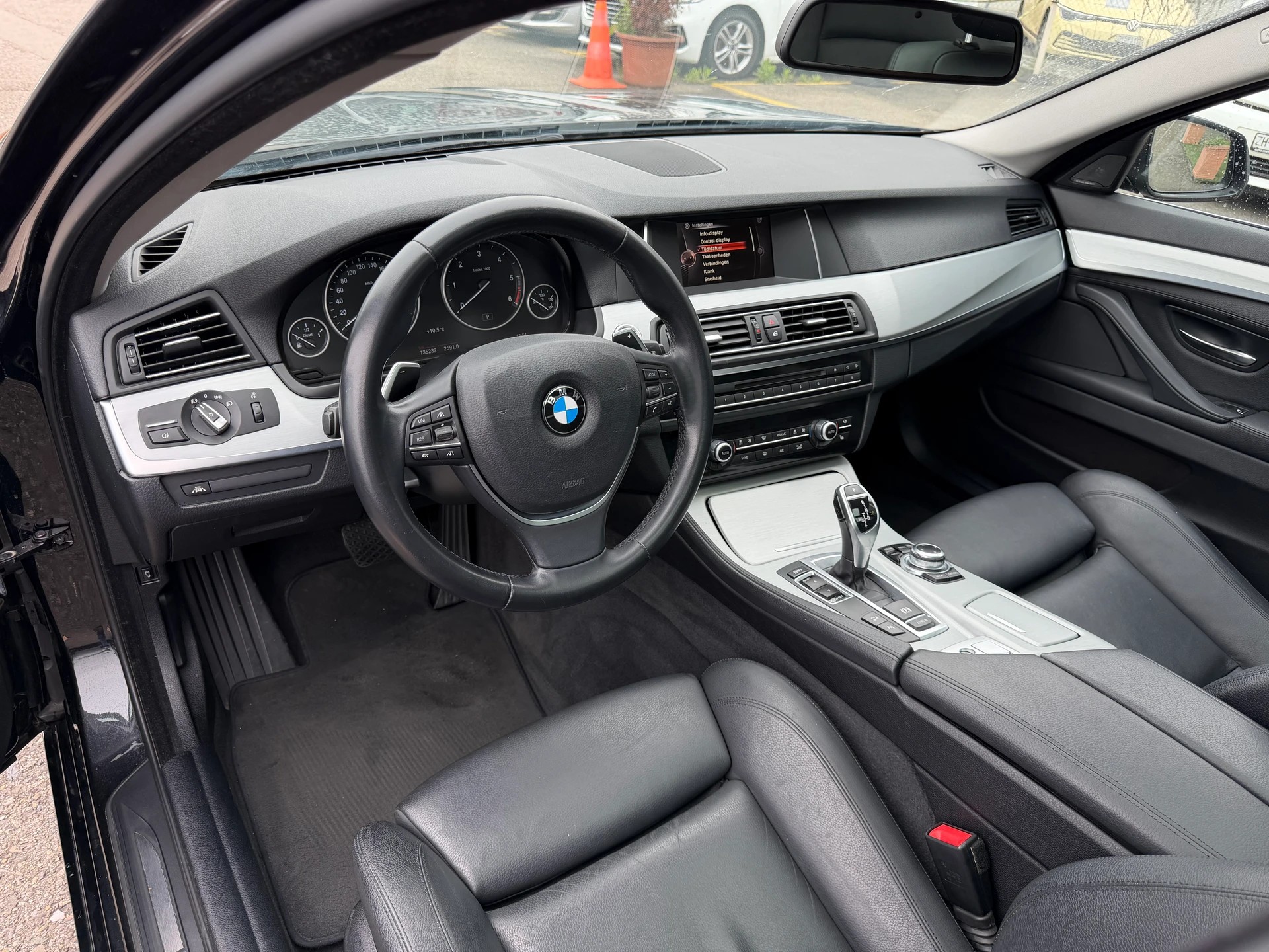 BMW 530d Touring xDrive Steptronic-image-9