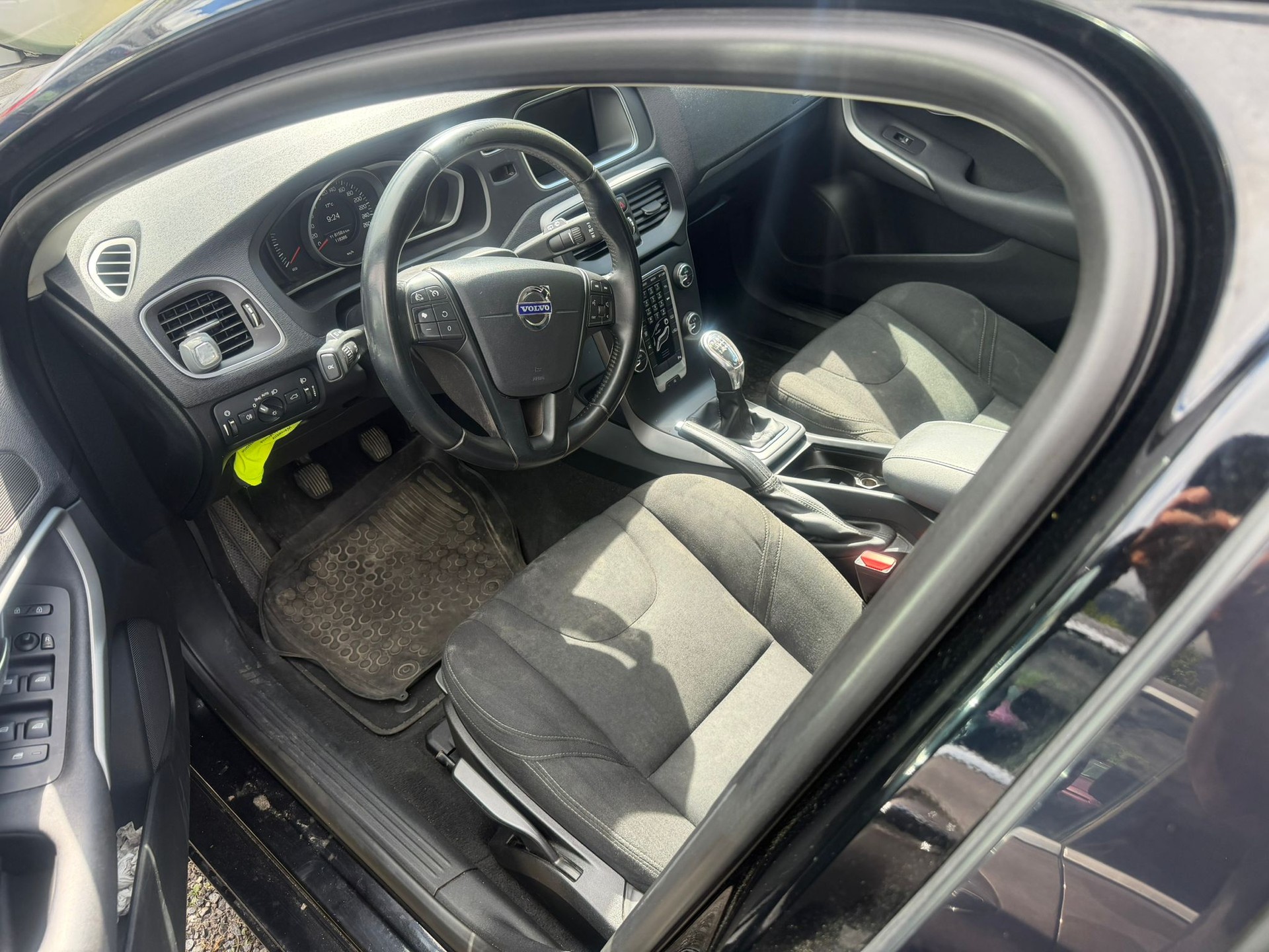 VOLVO V40 D2-image-6