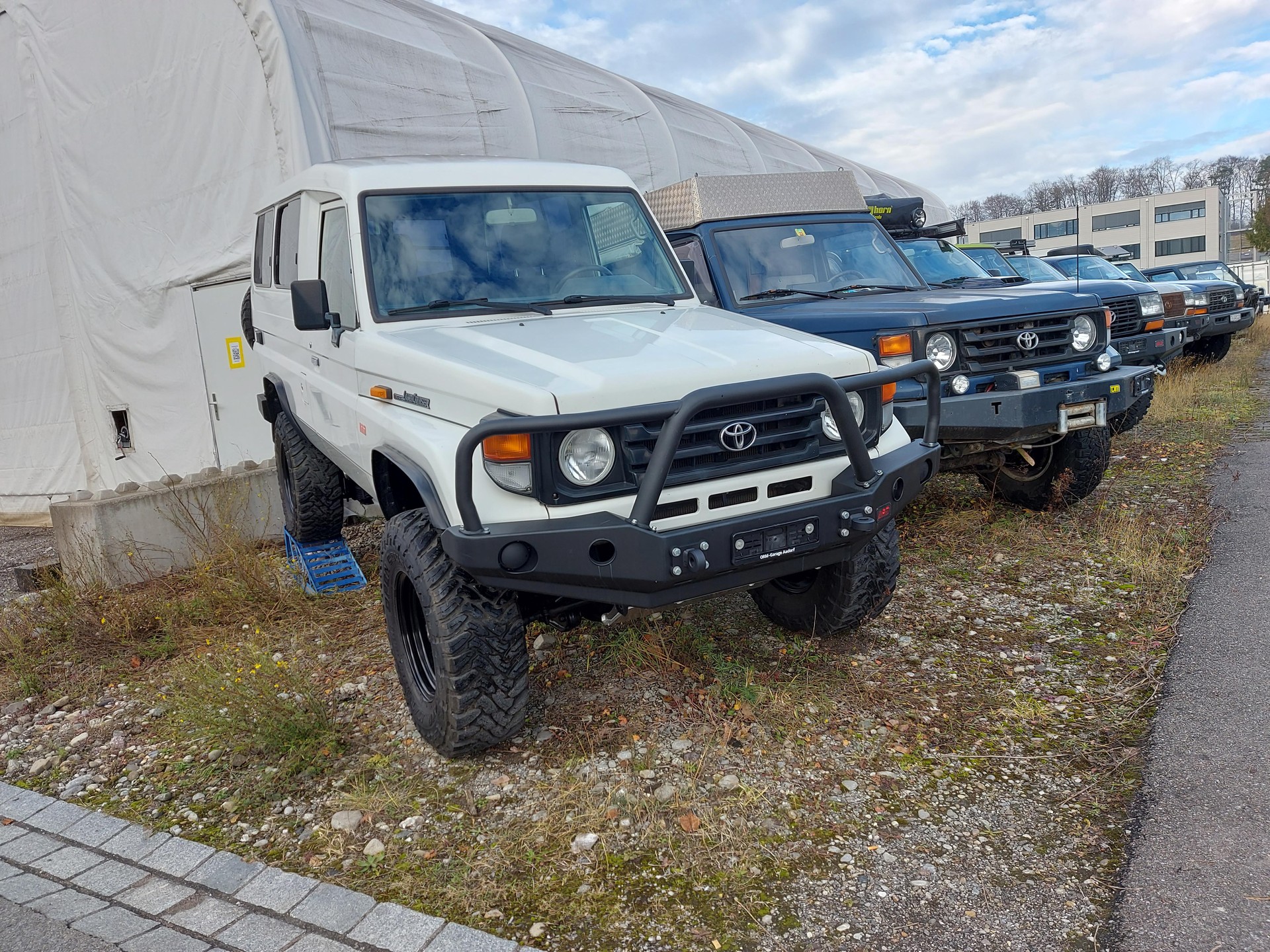 TOYOTA LandCruiser HZJ78-image-12