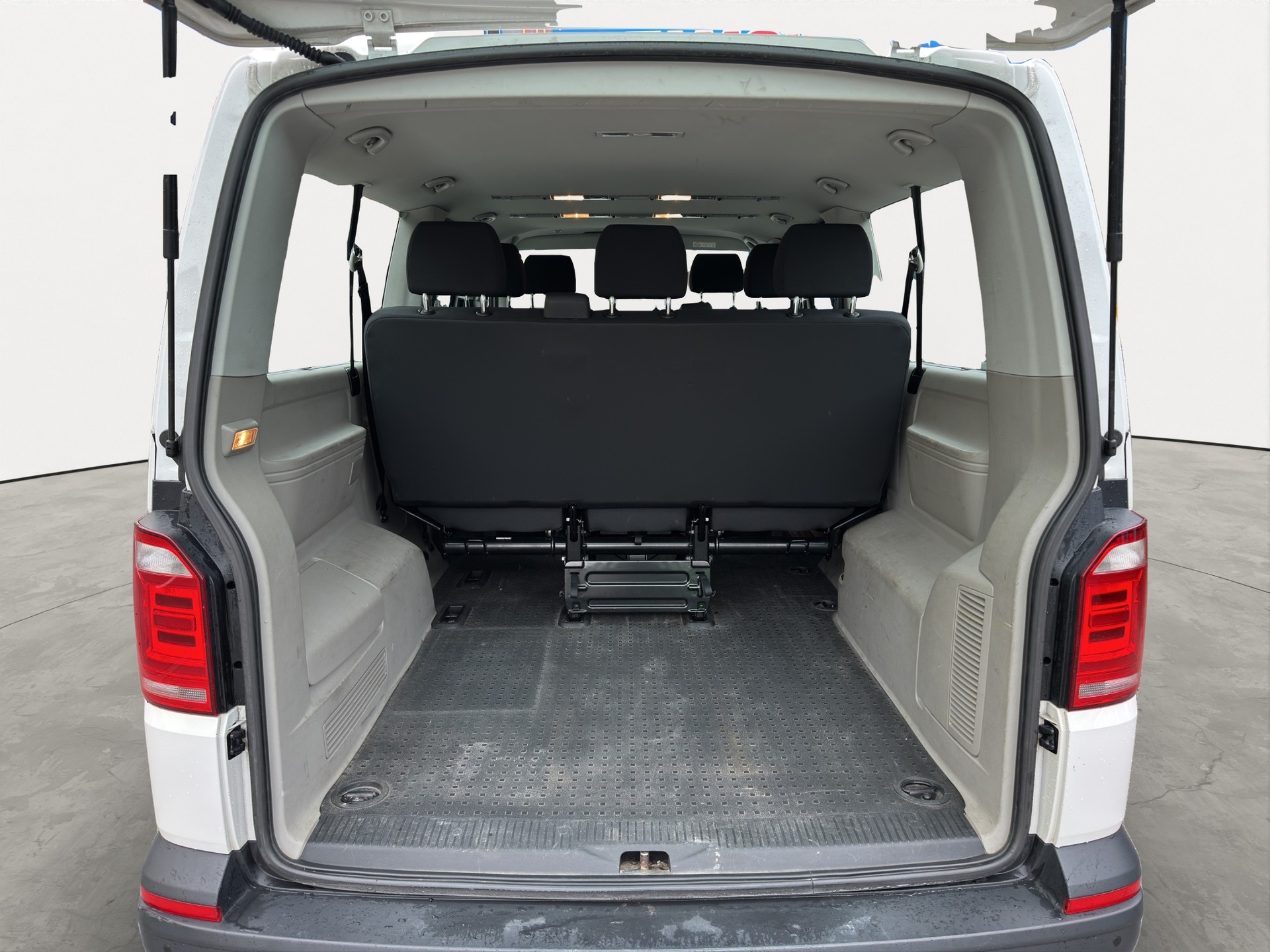 VW T6.1 Caravelle 2.0 TDI Comfortline 4Motion LWB-image-4