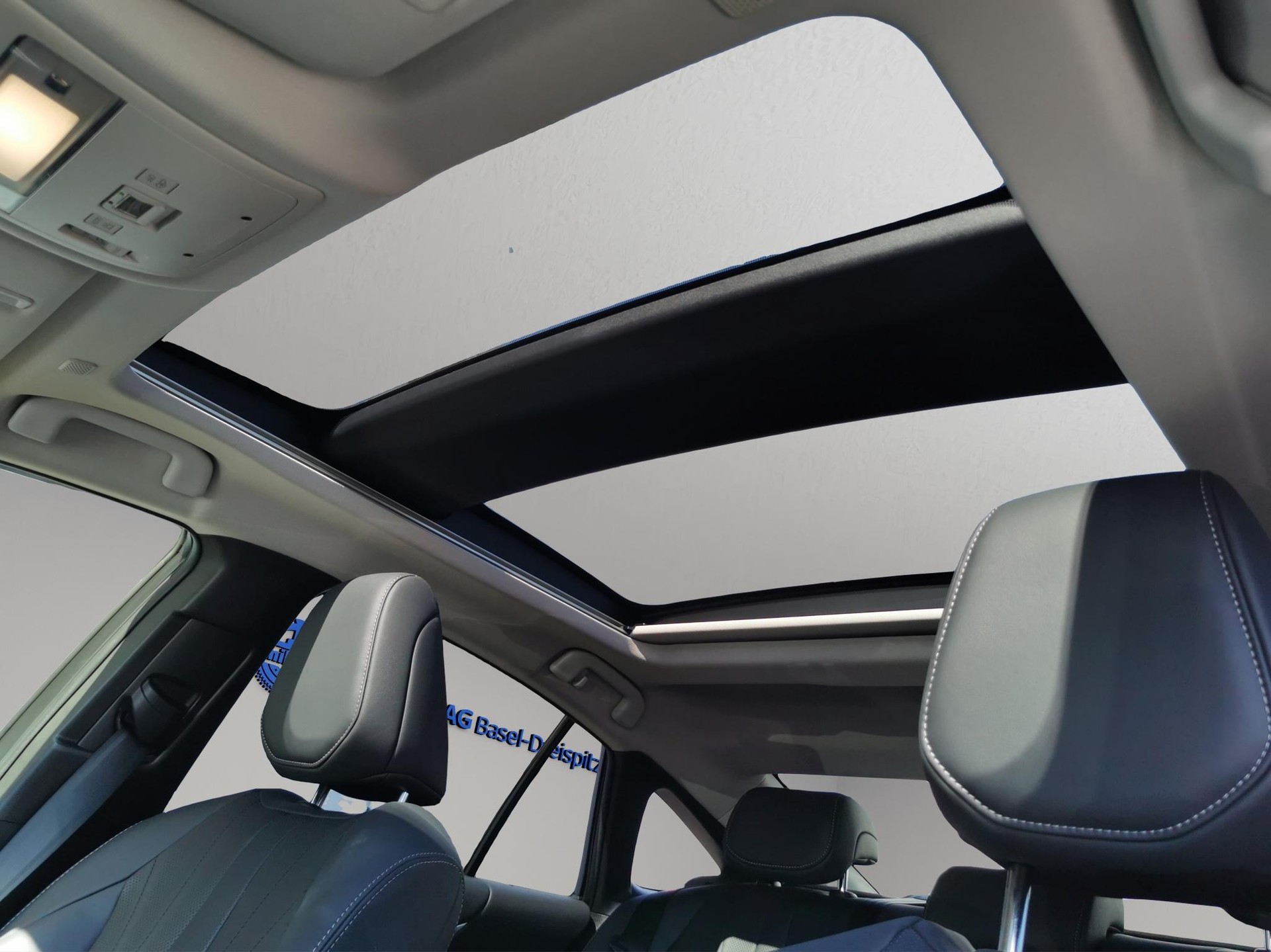 TOYOTA Mirai Fuel Cell Platinum-image-10