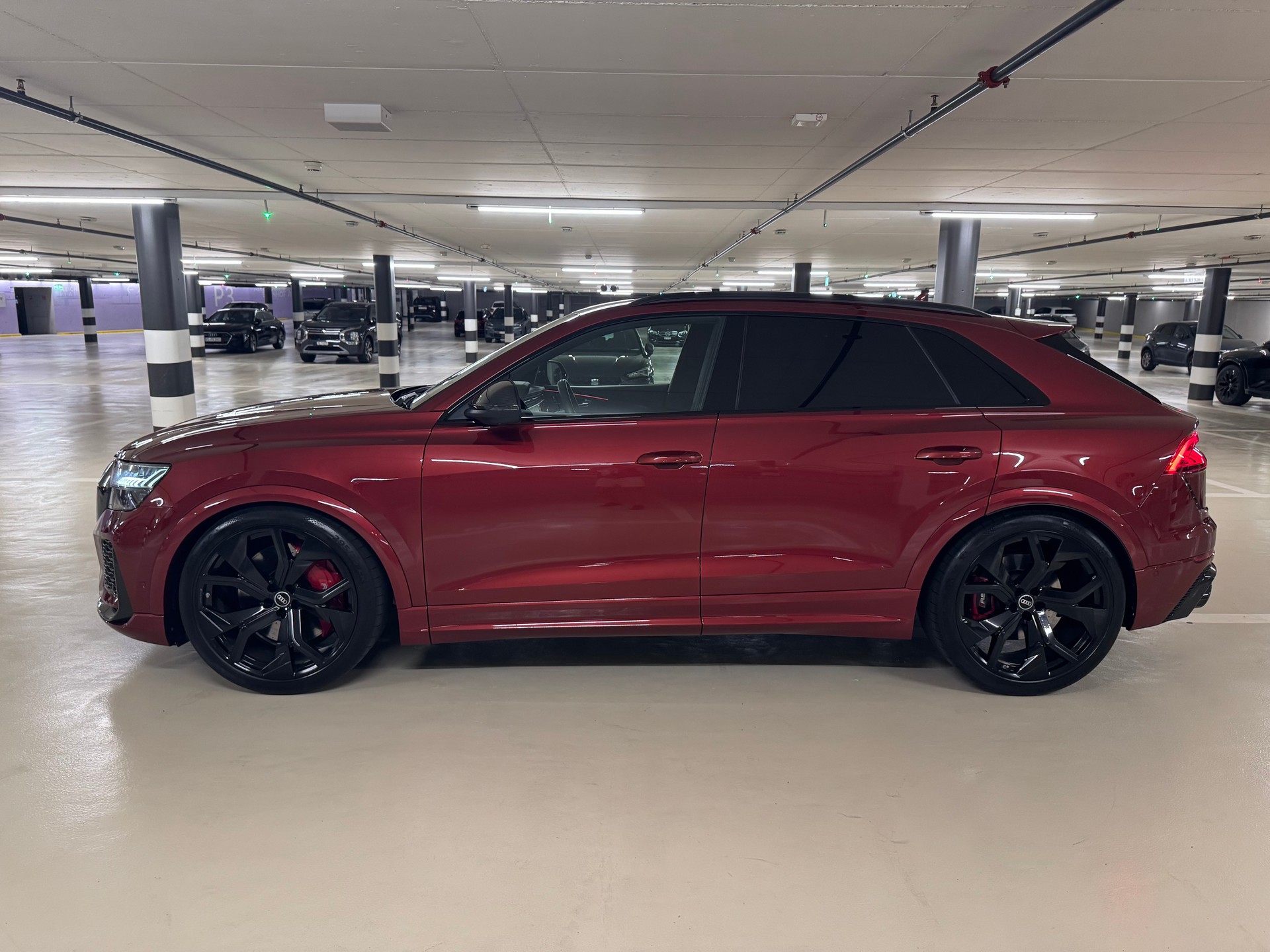 AUDI RSQ8 quattro tiptronic-showroom-element-1
