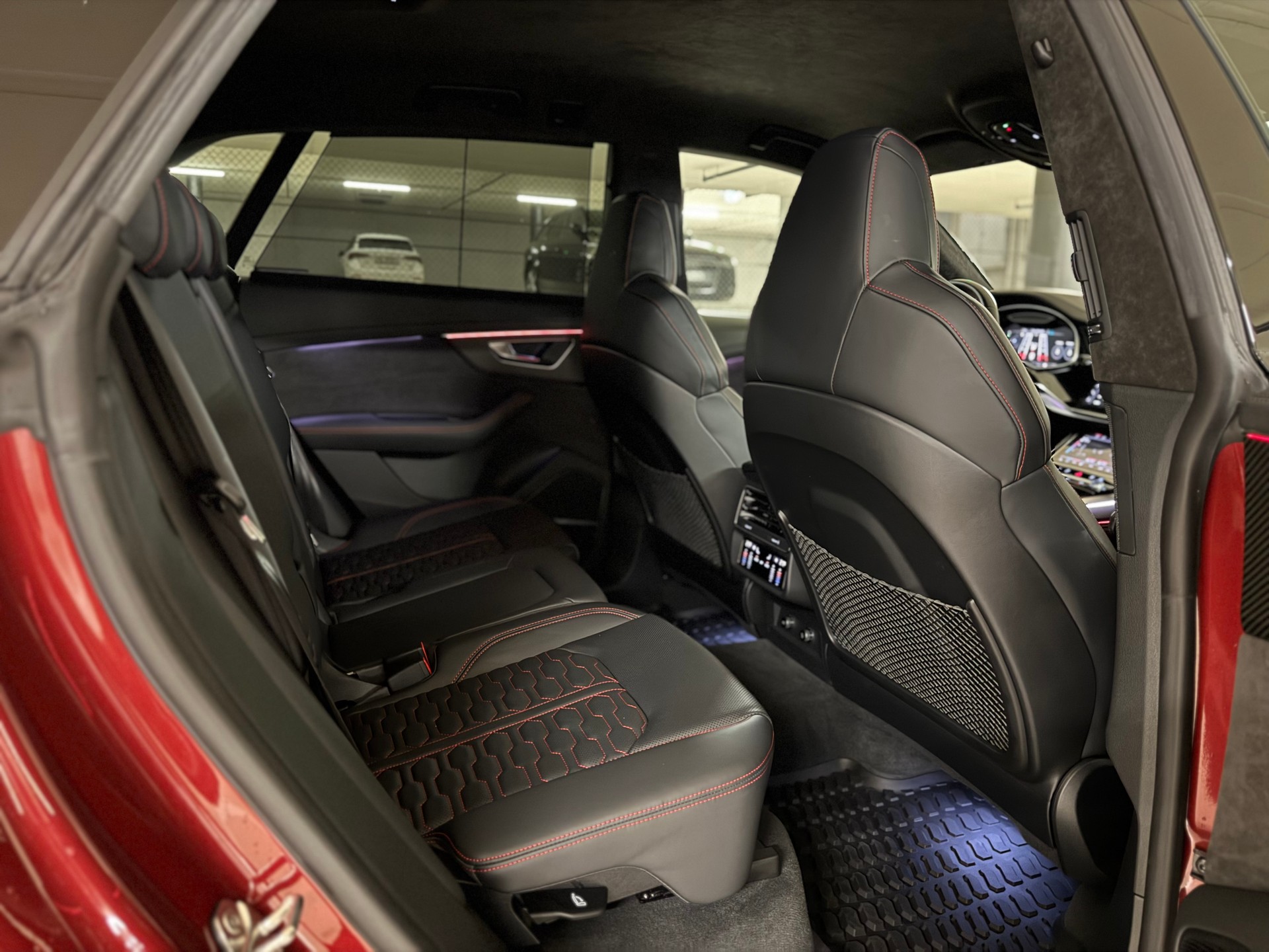 AUDI RSQ8 quattro tiptronic-image-16