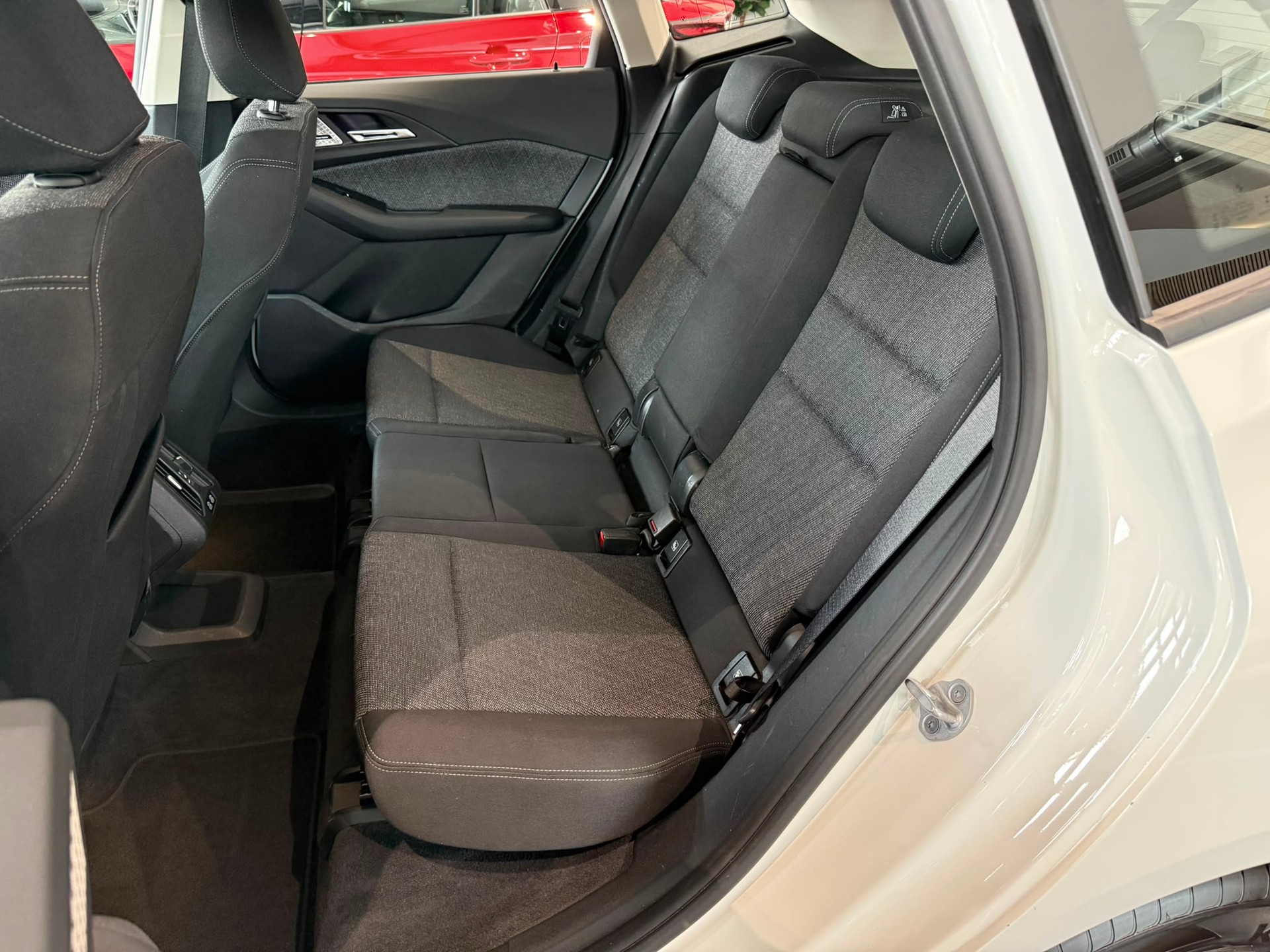 BMW 218i Active Tourer DKG-image-8