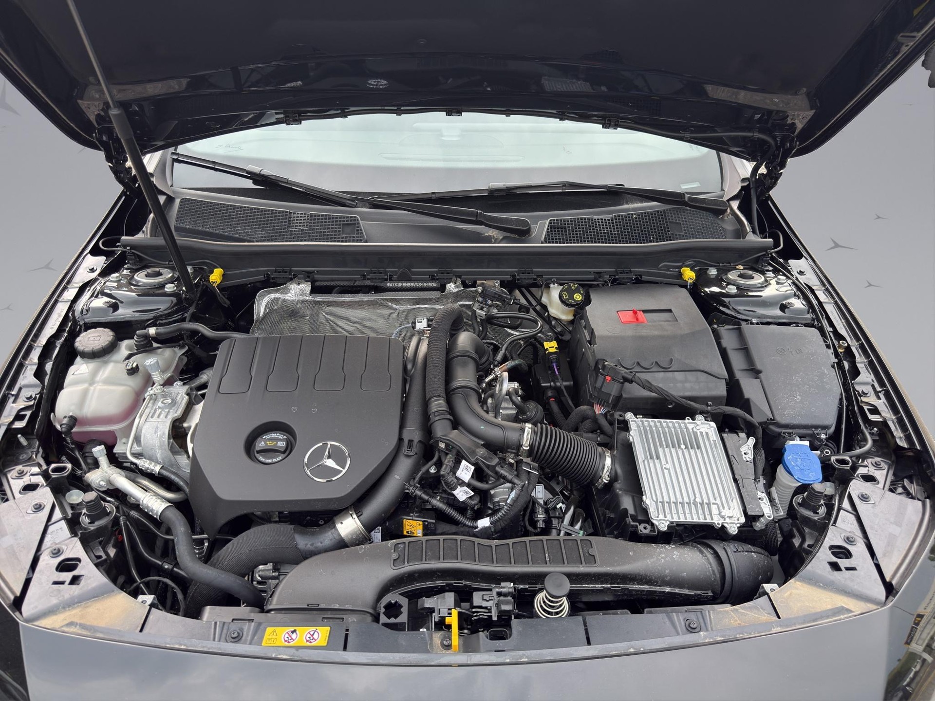MERCEDES-BENZ A 200 Night Star AMG Line-image-19