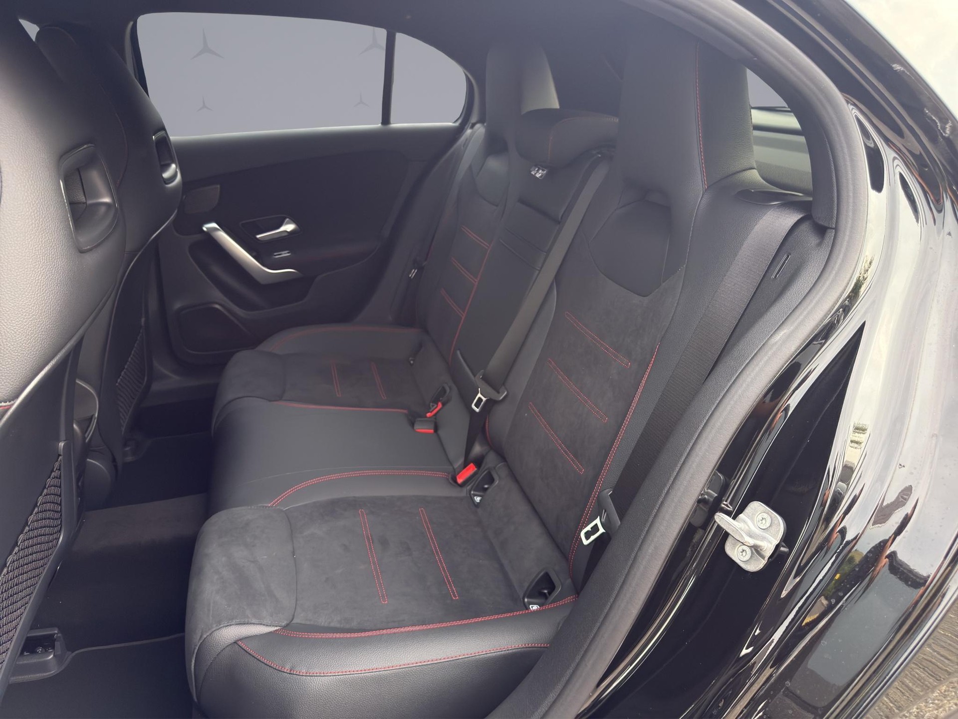 MERCEDES-BENZ A 200 Night Star AMG Line-image-12