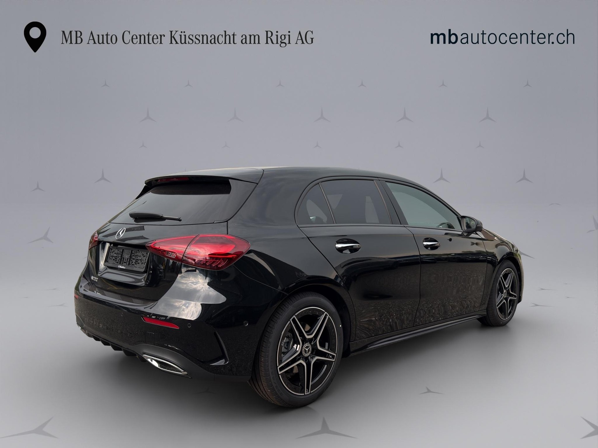 MERCEDES-BENZ A 200 Night Star AMG Line-image-6