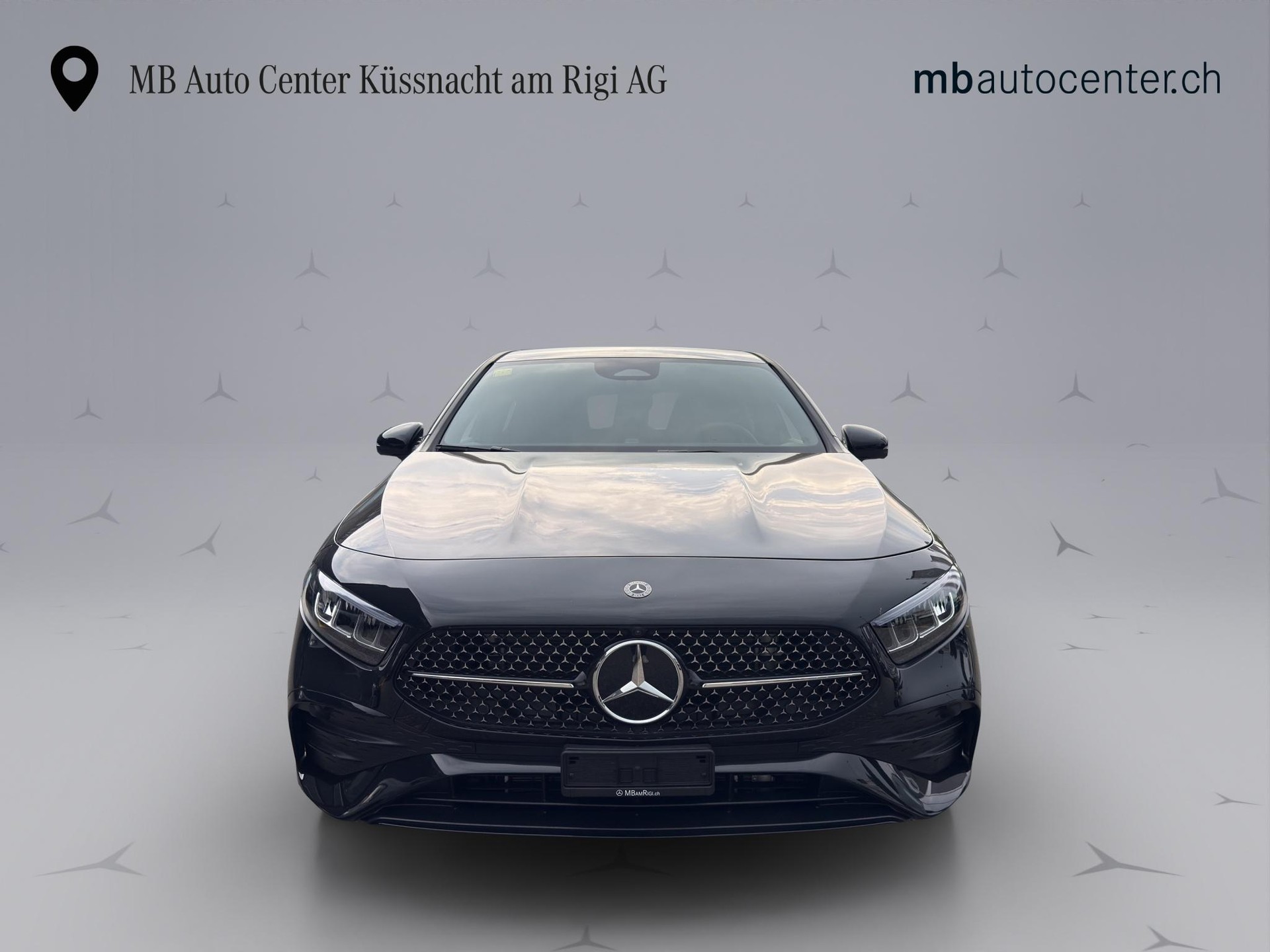 MERCEDES-BENZ A 200 Night Star AMG Line-showroom-element-1