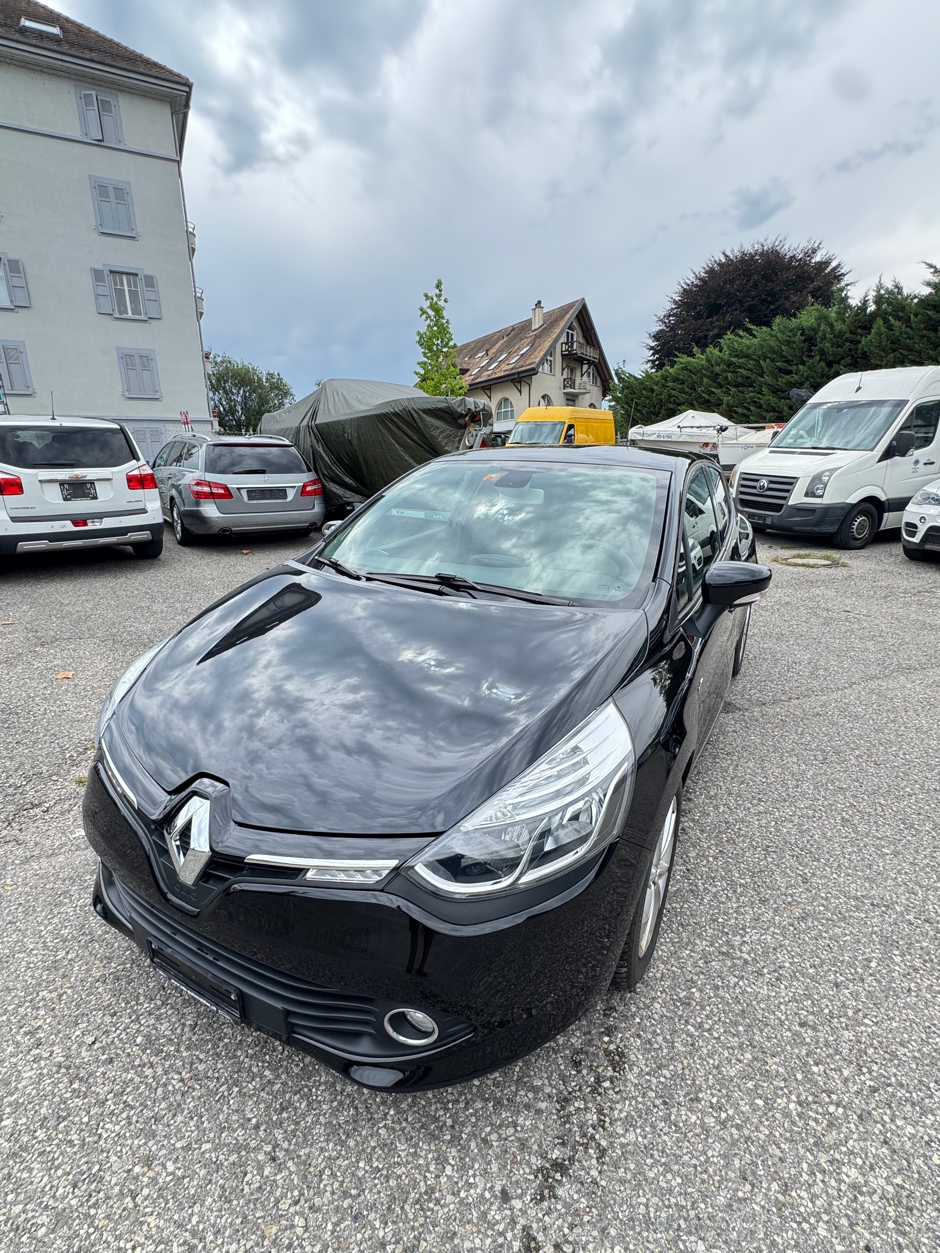 RENAULT Clio 1.2 16V T Limited EDC-showroom-element-1