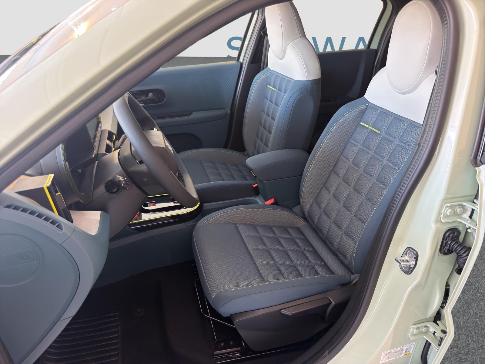 BMW 1.2 Hybrid La Prima-image-8