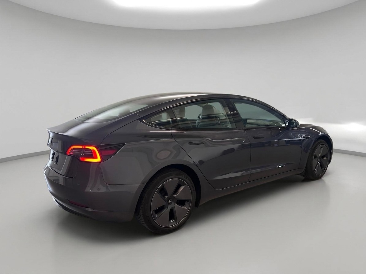 TESLA Model 3 RWD Long Range-showroom-element-3