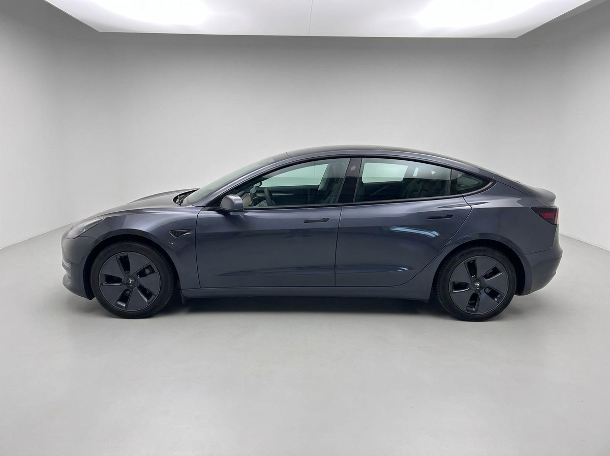 TESLA Model 3 RWD Long Range-showroom-element-1