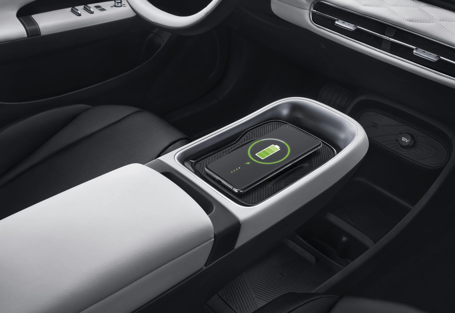 DONGFENG Box 42 kWh Vanilla Frost / 360° Kamera / Car Play / Ecotex Leder / 12 Zoll Display / Sitzheizung/Kühlung / Phone Mirroring /-showroom-element-2