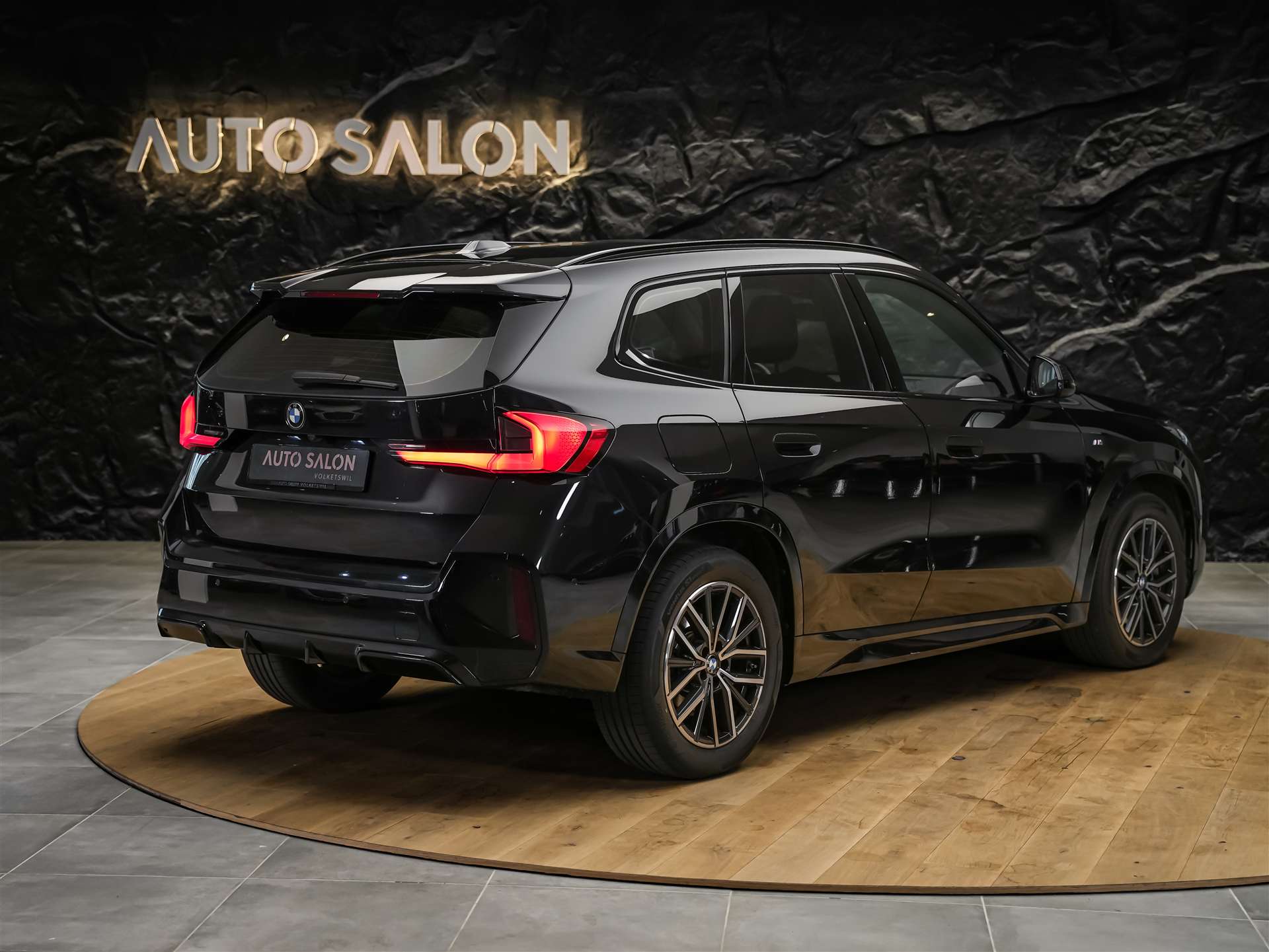 BMW X1 xDrive 23i M Sport *Abstandsregler*El. Sitze mit Memory*AHK*-image-5
