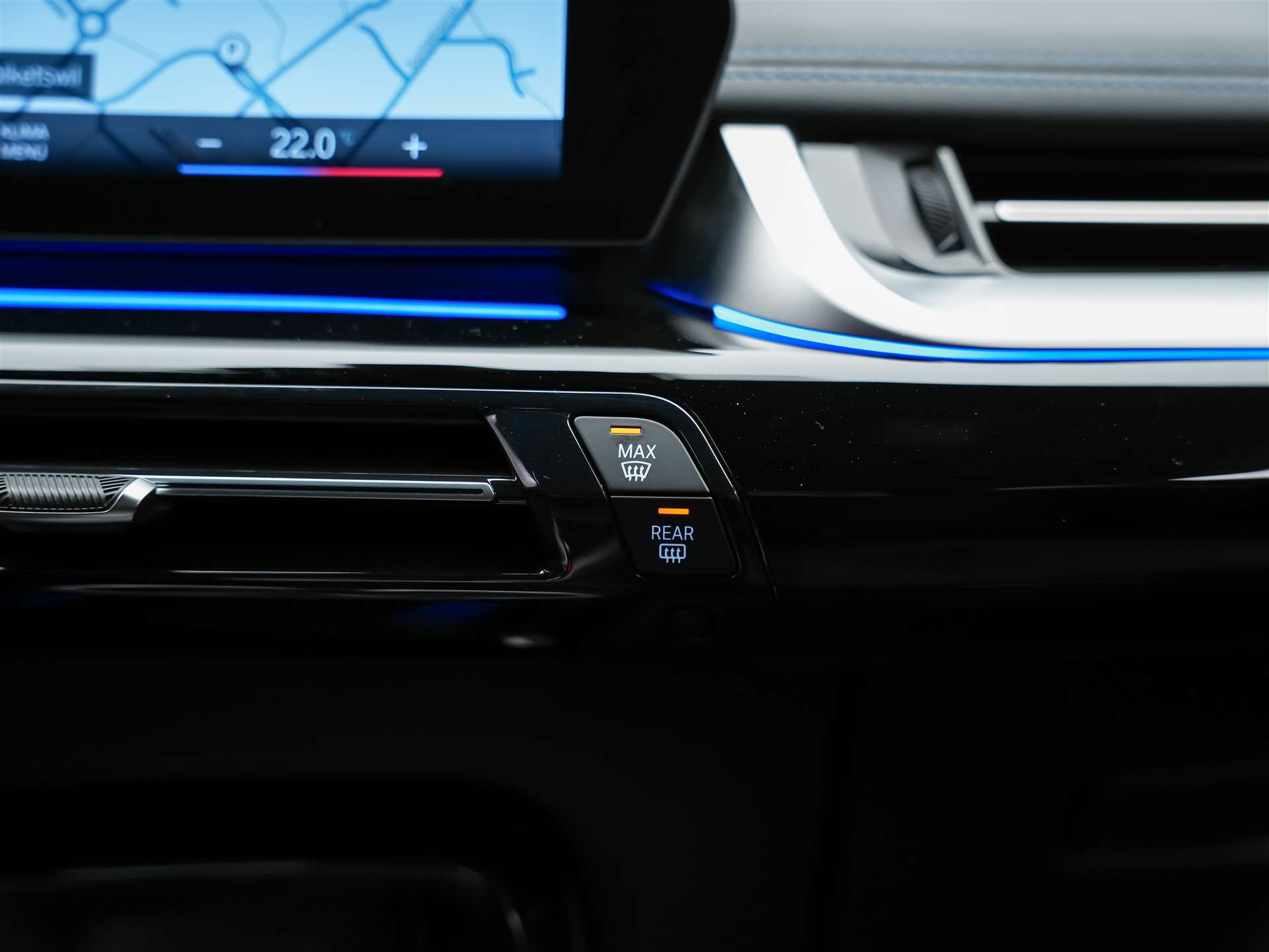 BMW X1 xDrive 23i M Sport *Abstandsregler*El. Sitze mit Memory*AHK*-image-22