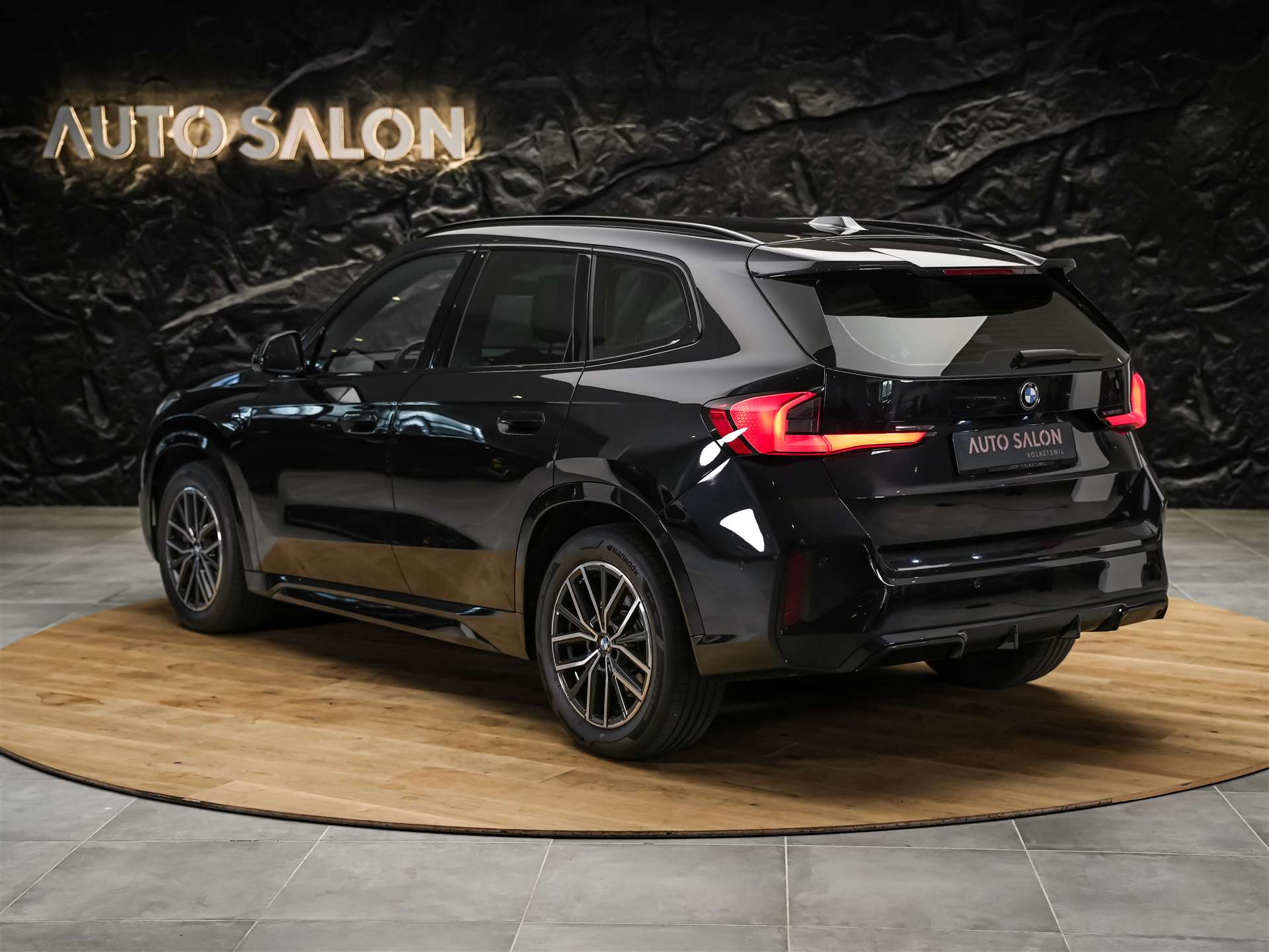 BMW X1 xDrive 23i M Sport *Abstandsregler*El. Sitze mit Memory*AHK*-showroom-element-3