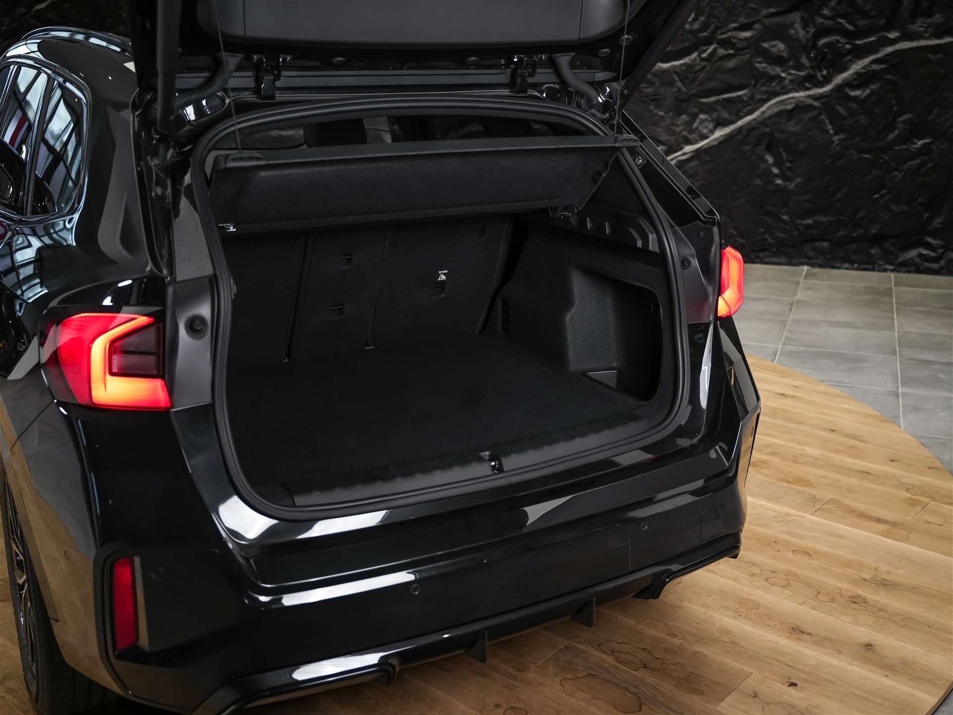 BMW X1 xDrive 23i M Sport *Abstandsregler*El. Sitze mit Memory*AHK*-image-43