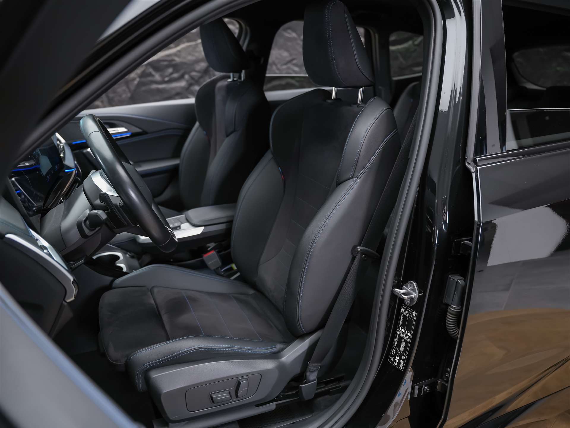 BMW X1 xDrive 23i M Sport *Abstandsregler*El. Sitze mit Memory*AHK*-image-9