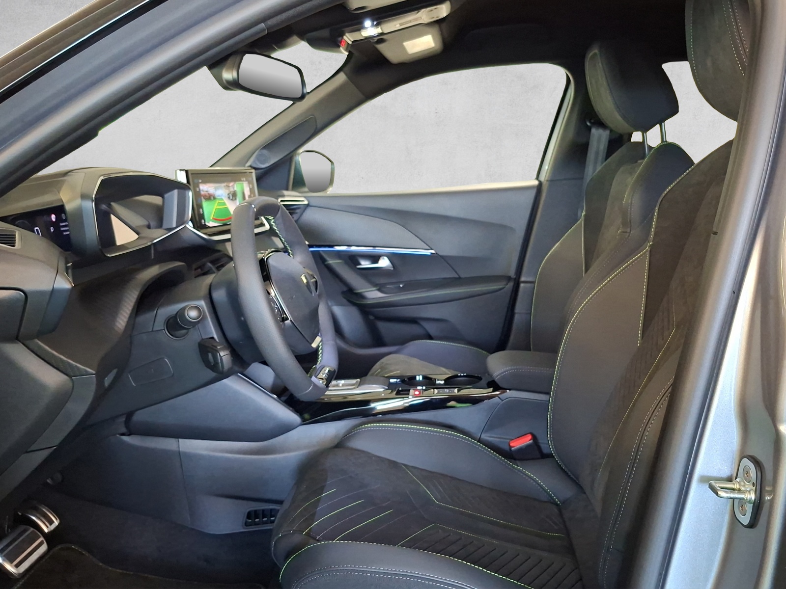 PEUGEOT 2008 e-GT 54kWh-image-10