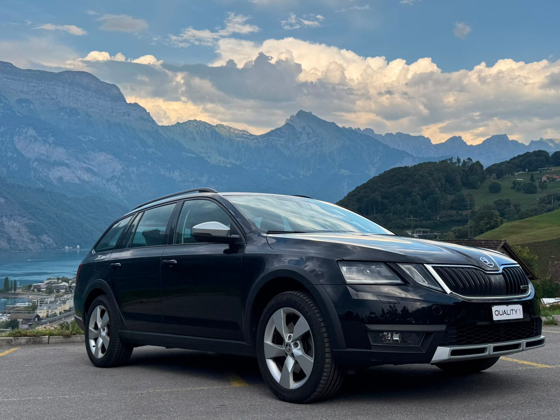 SKODA Octavia Combi 2.0 TDI Scout 4x4 DSG-showroom-element-3