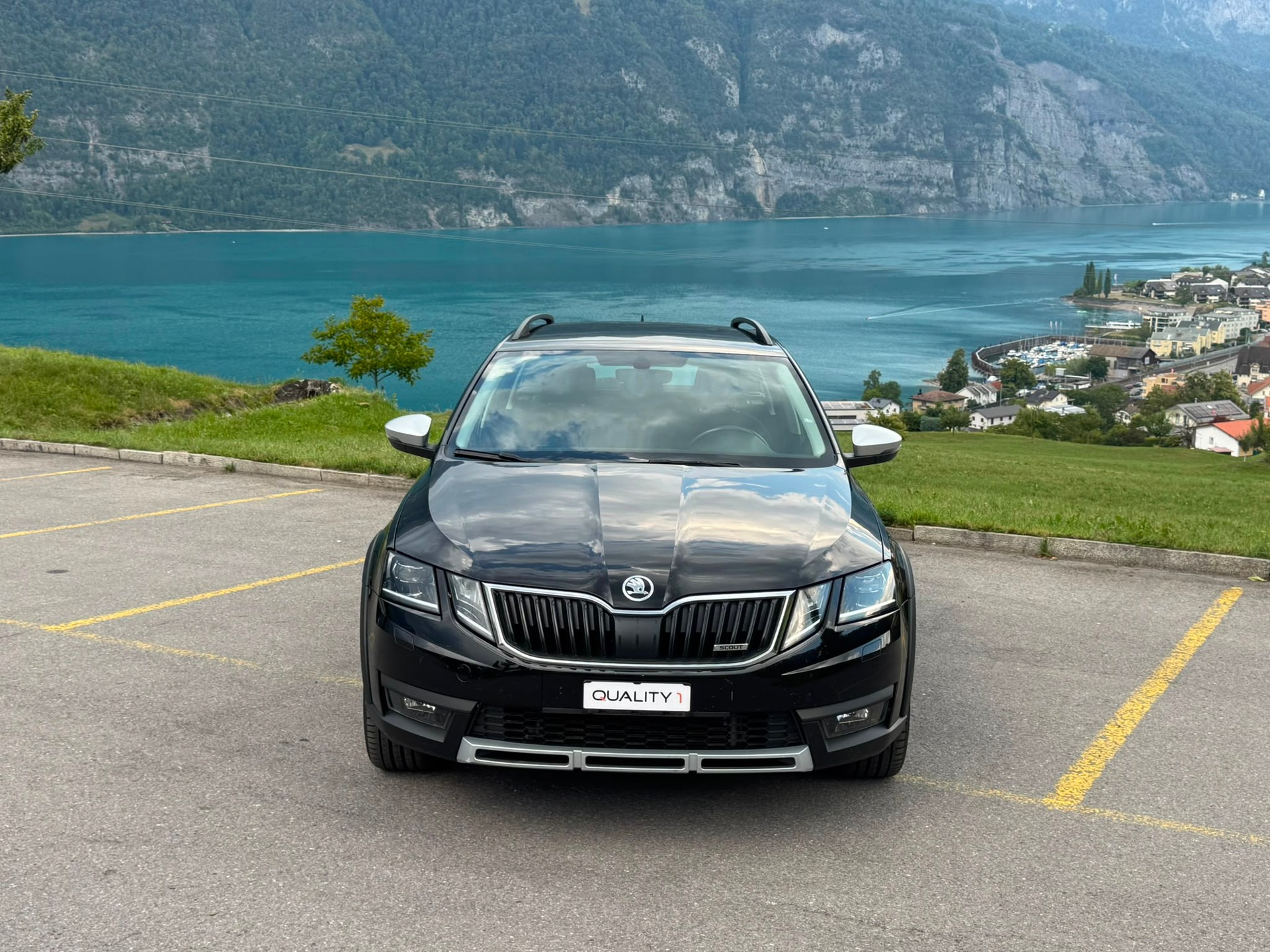 SKODA Octavia Combi 2.0 TDI Scout 4x4 DSG-showroom-element-1