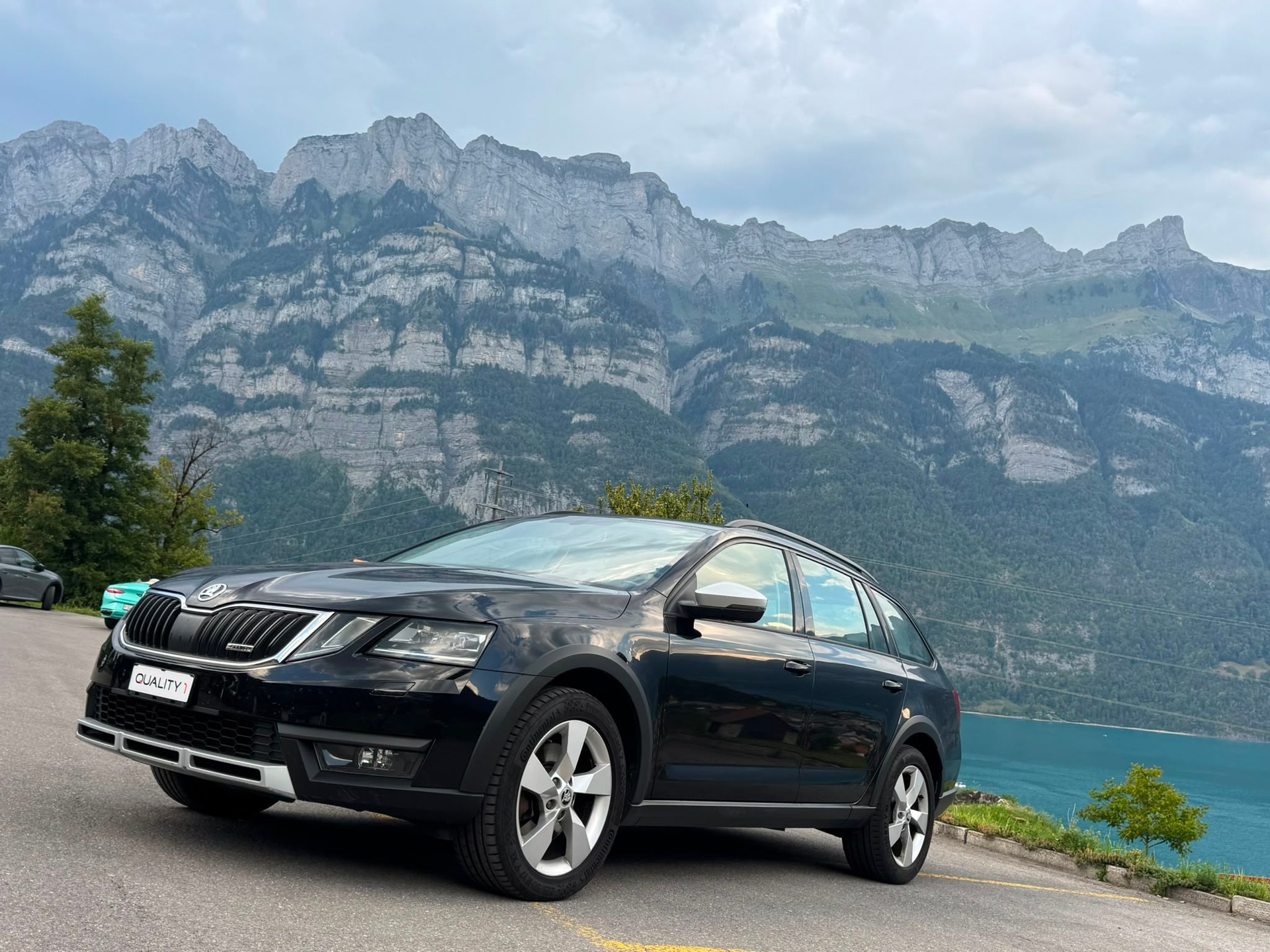 SKODA Octavia Combi 2.0 TDI Scout 4x4 DSG-showroom-element-2