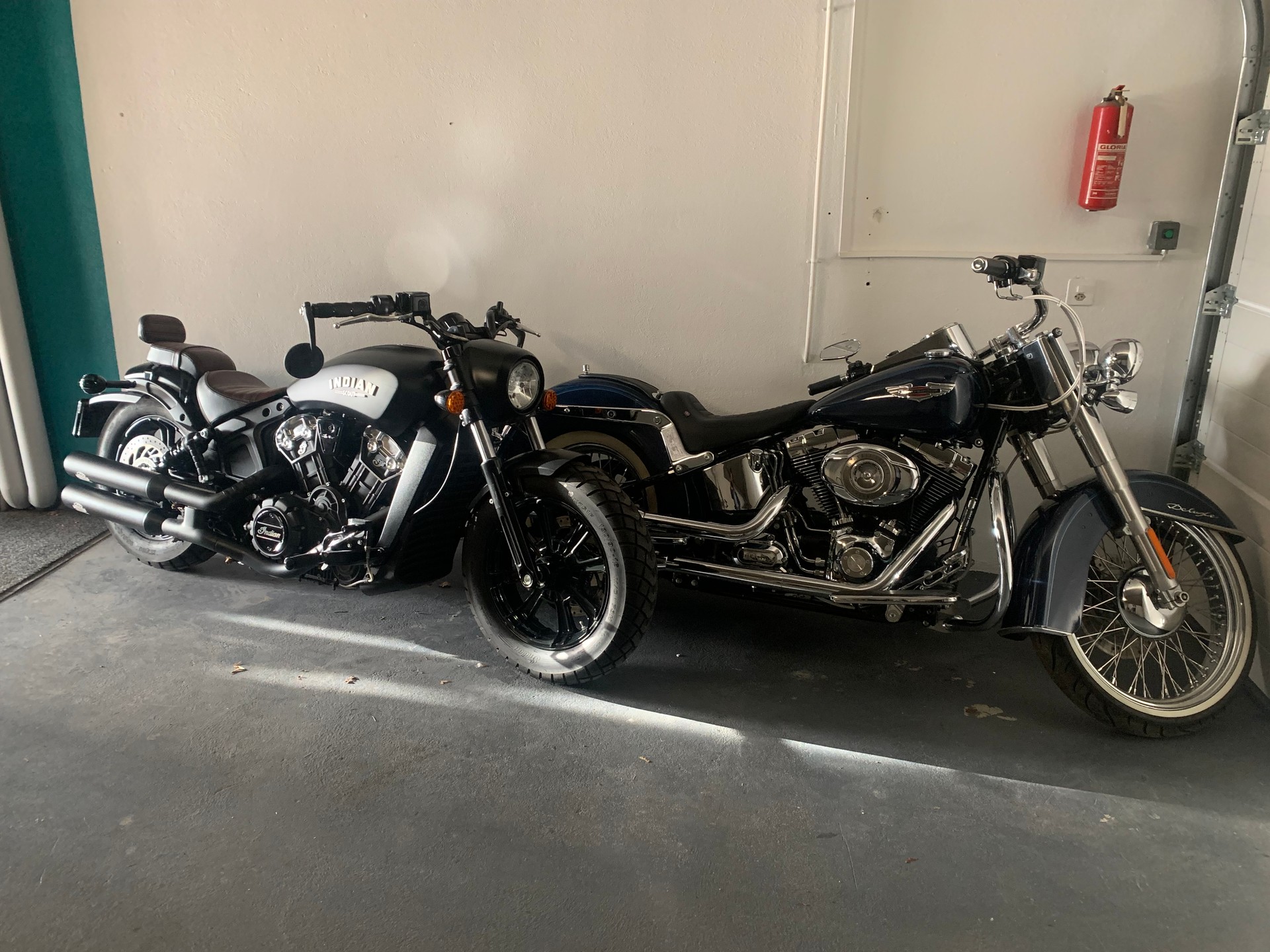 HARLEY-DAVIDSON FLSTNI Softail Deluxe-image-2