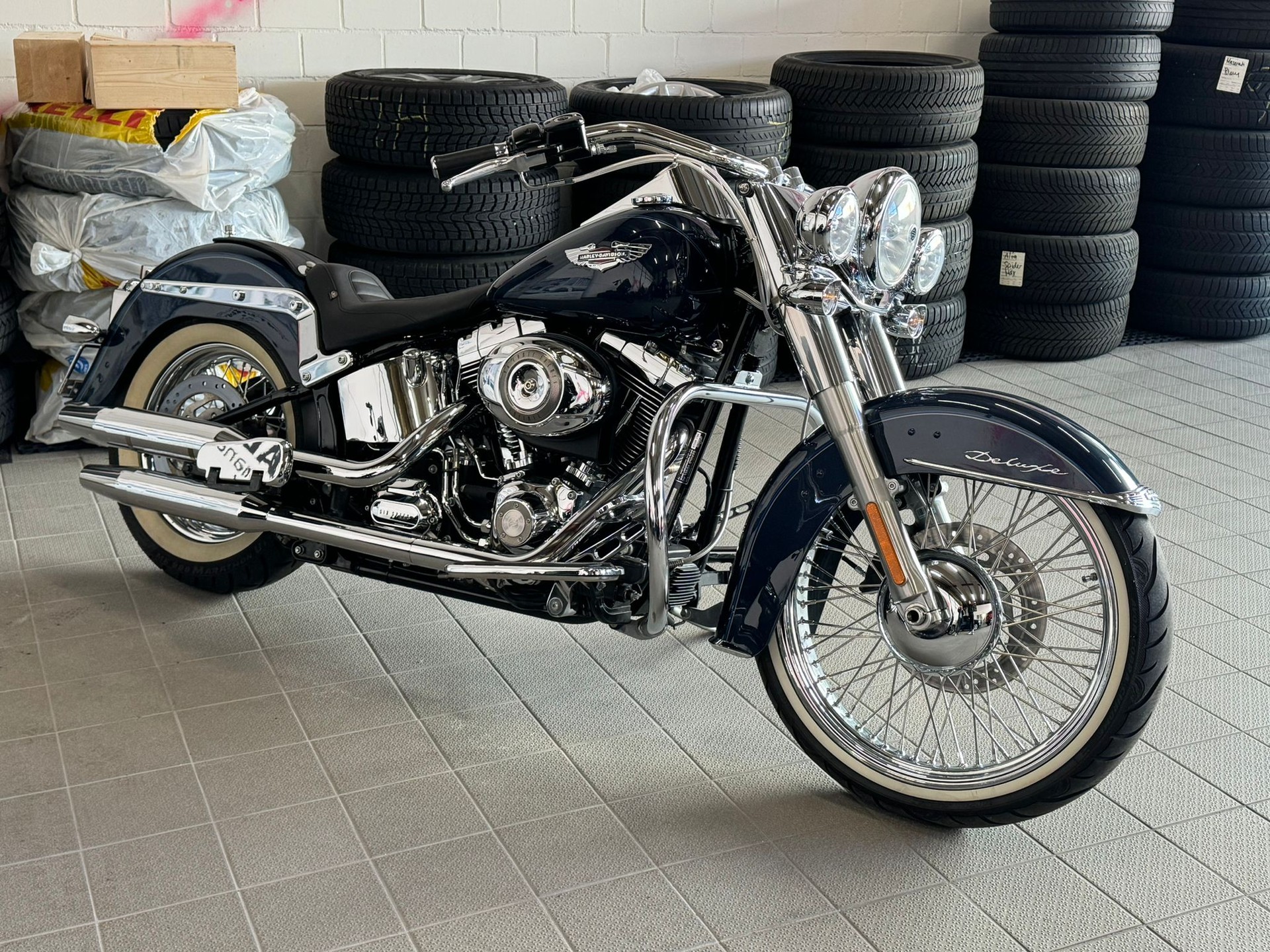 HARLEY-DAVIDSON FLSTNI Softail Deluxe-image-0