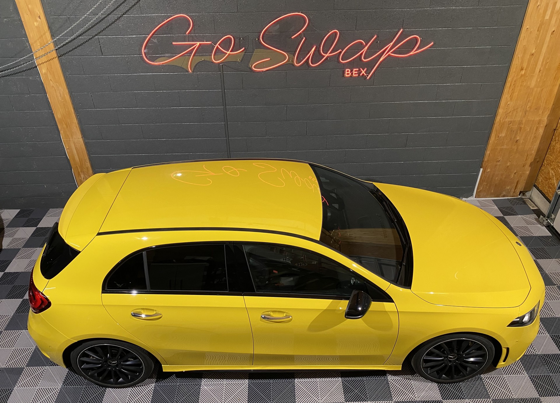MERCEDES-BENZ A 35 AMG 4Matic Speedshift-showroom-element-2