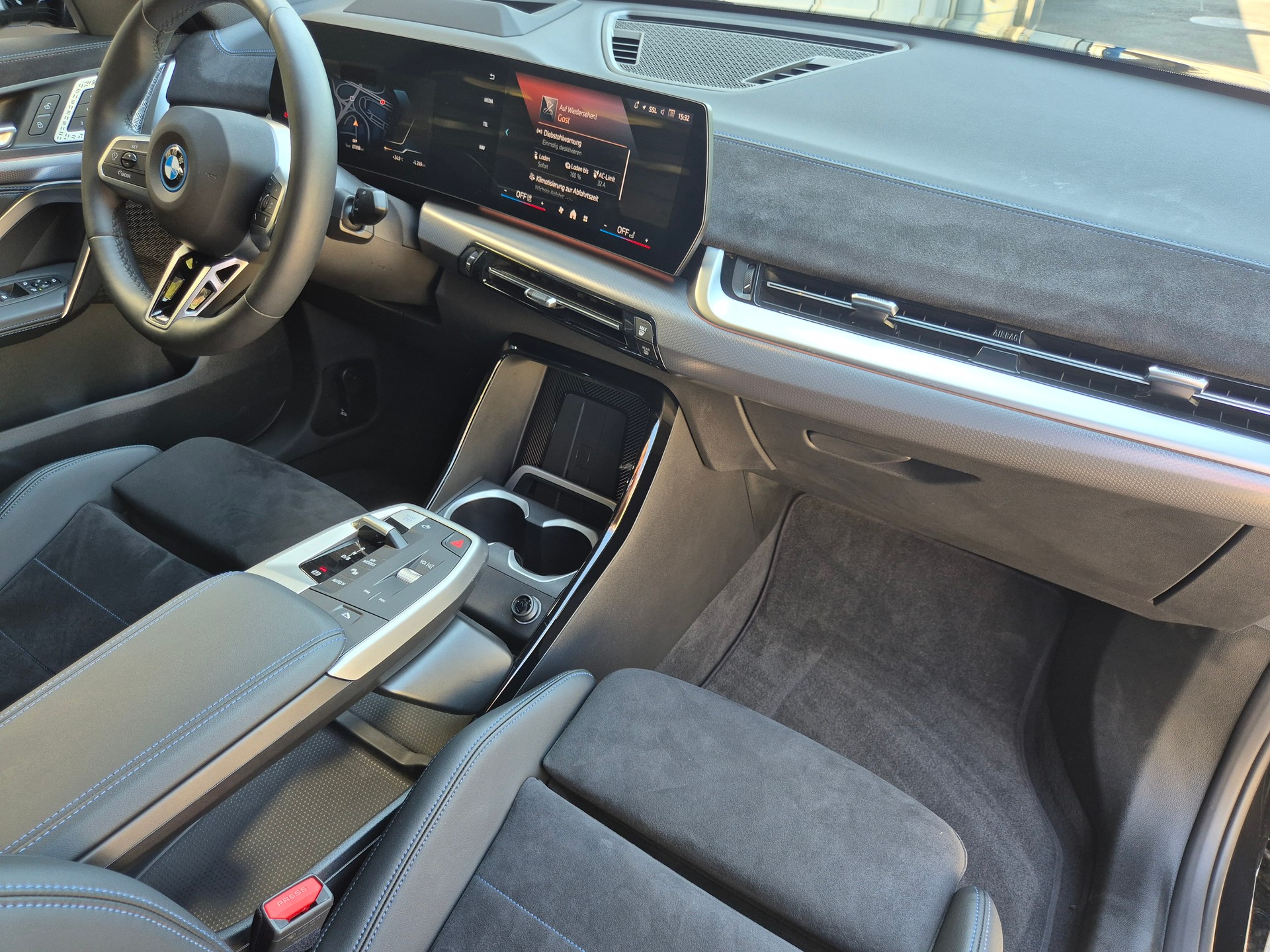 BMW iX2 xDrive 30 M Sport Pro-image-18